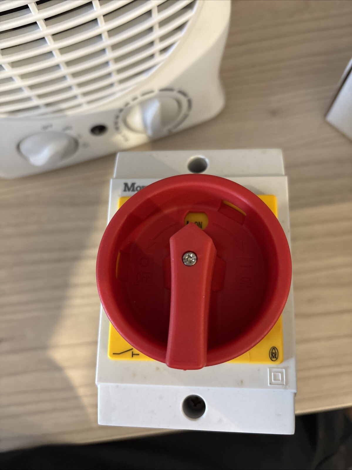 une coupure de proximité pour moteur triphasé