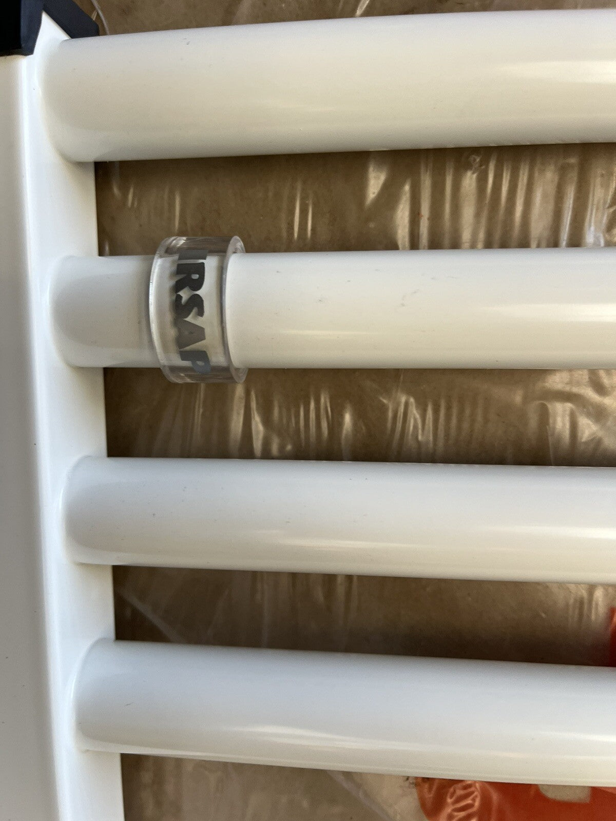 Radiateur sèche serviette à eau irsap ares Bianca