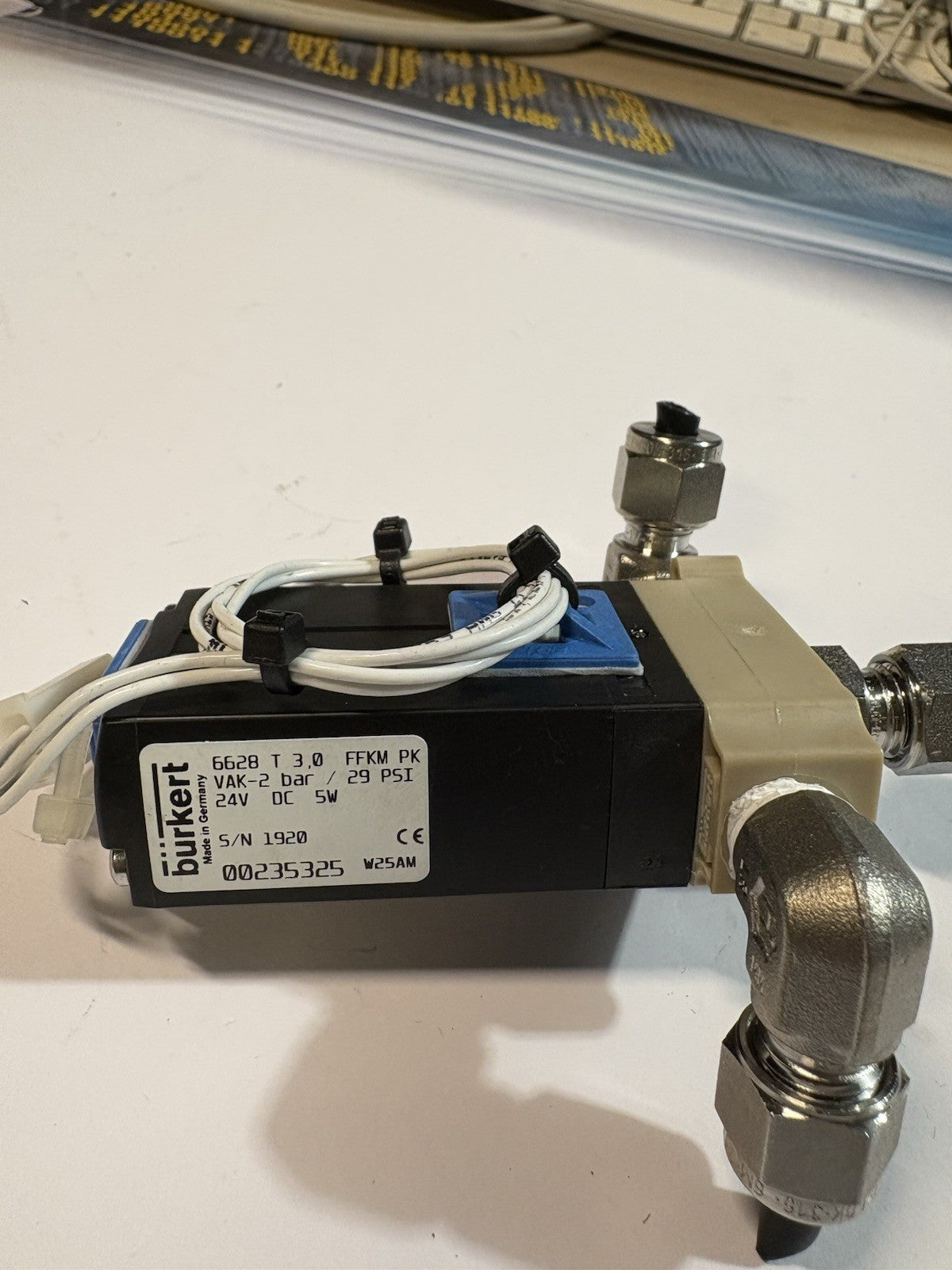 Electrovanne Burkert 235, 24 V c.c., 2 ports , Universel