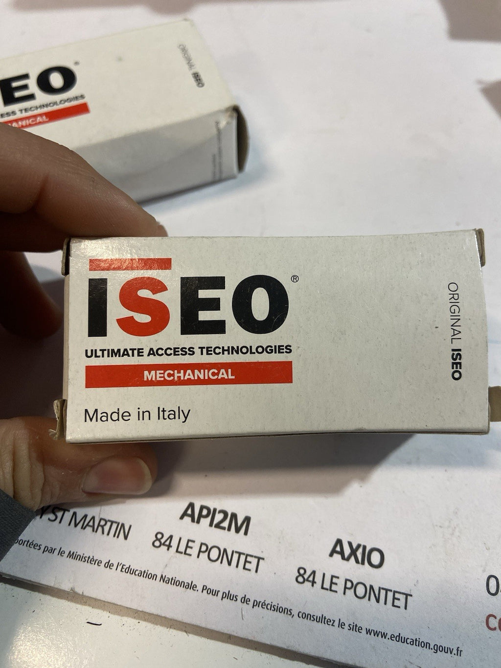 Serrure , Demi-cylindre iseo