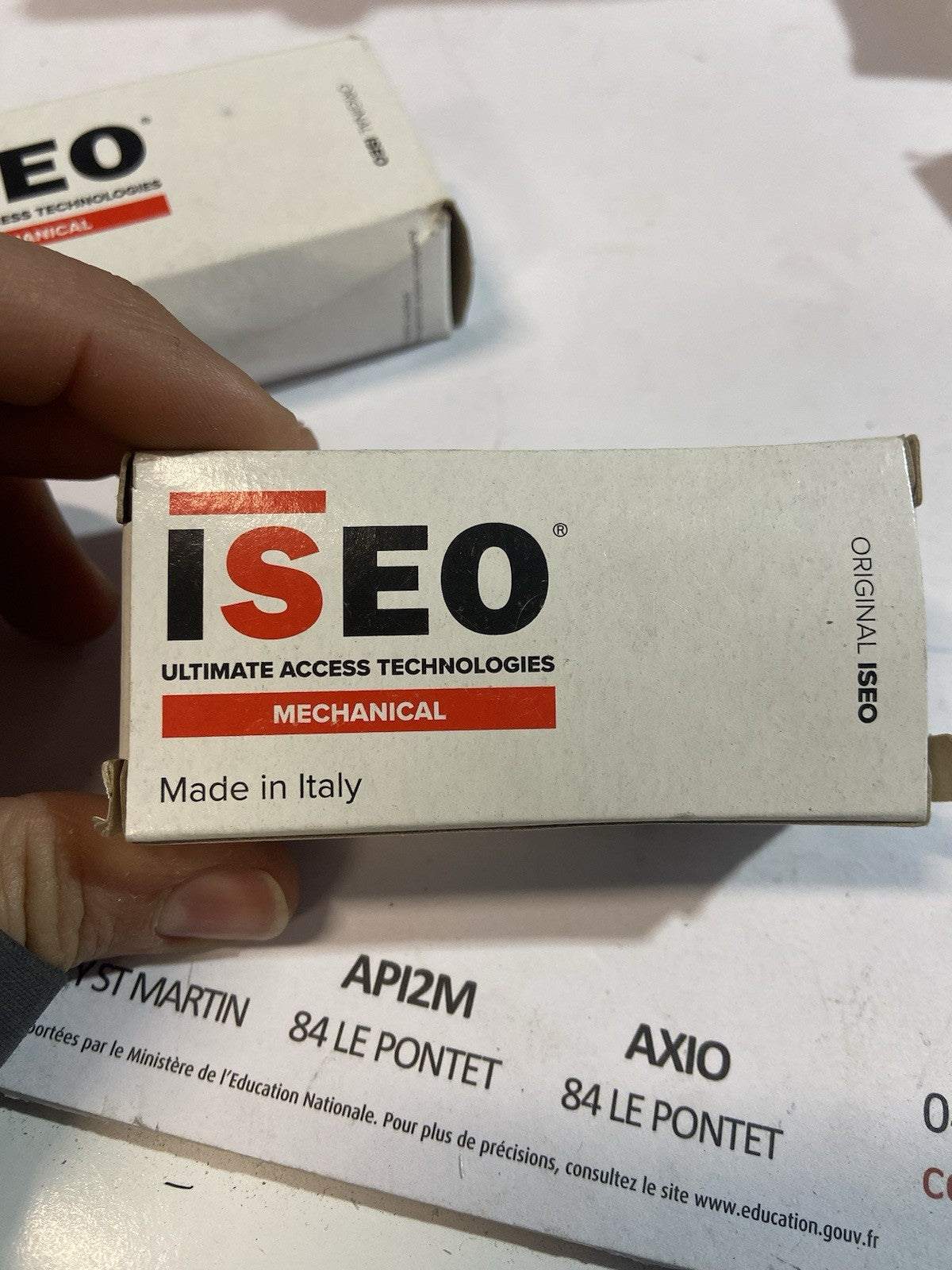 Serrure , Demi-cylindre iseo