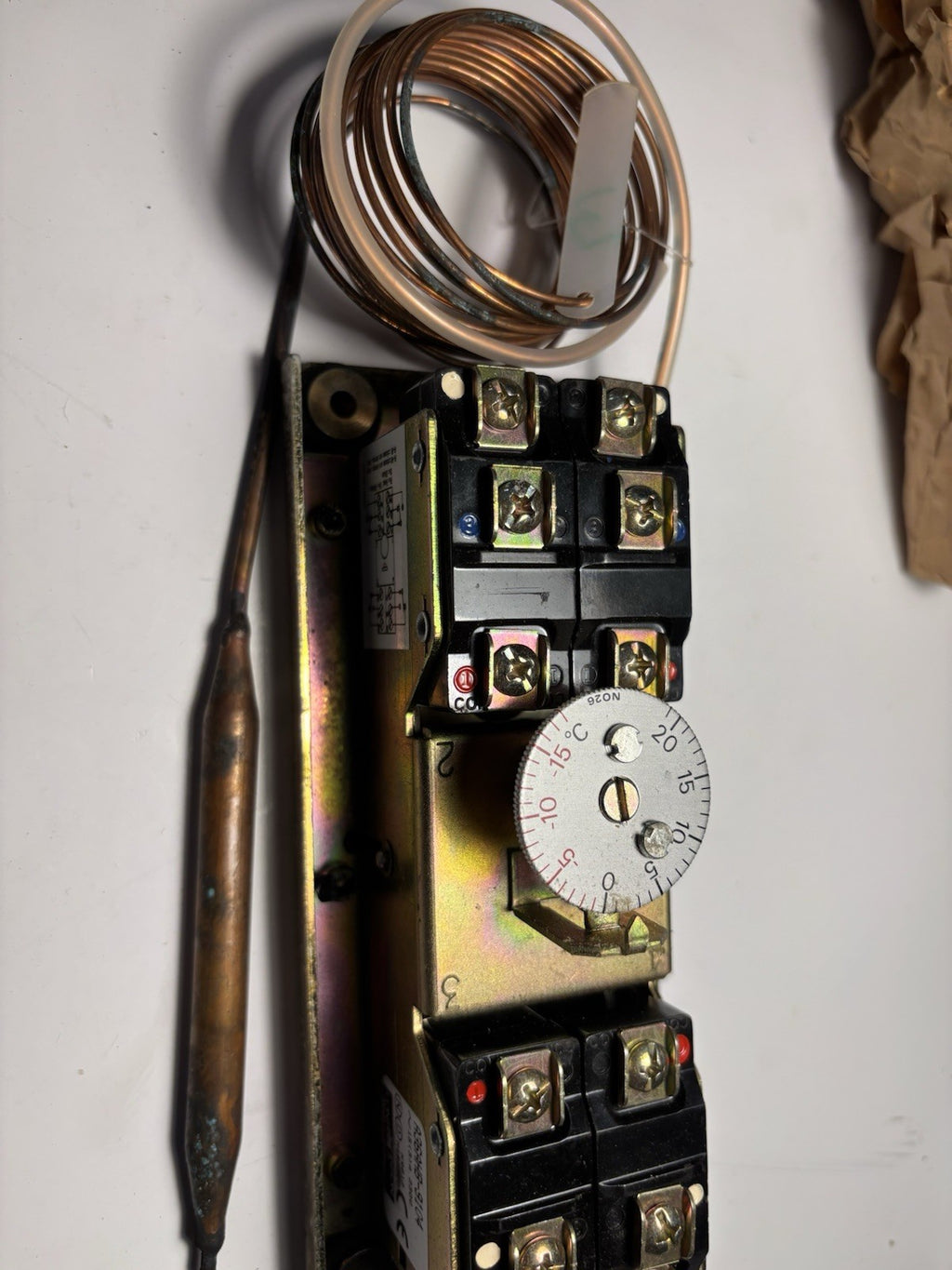 Thermostat / Régulateur 4 étages Johnson Controls A36AHB-9104 (Neuf)