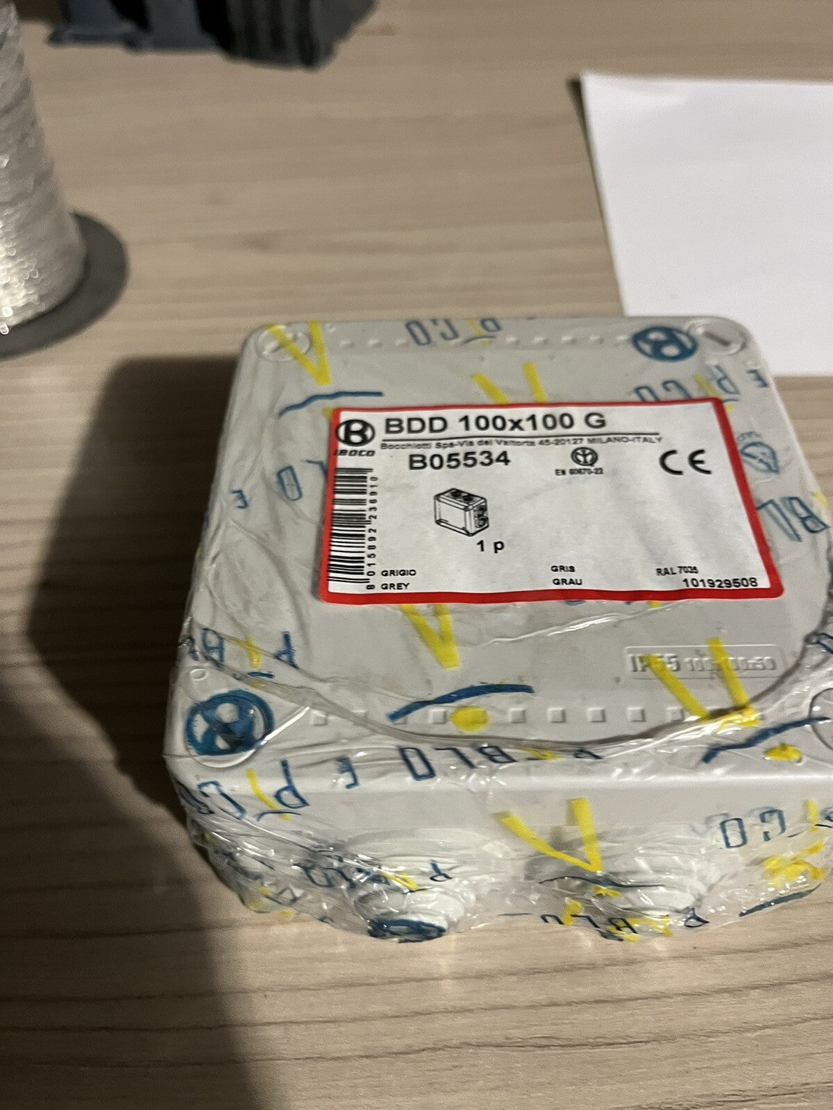 10 BOÎTE DE DÉRIVATION IP55 650° À TÉTINES 100X100X50 GRIS