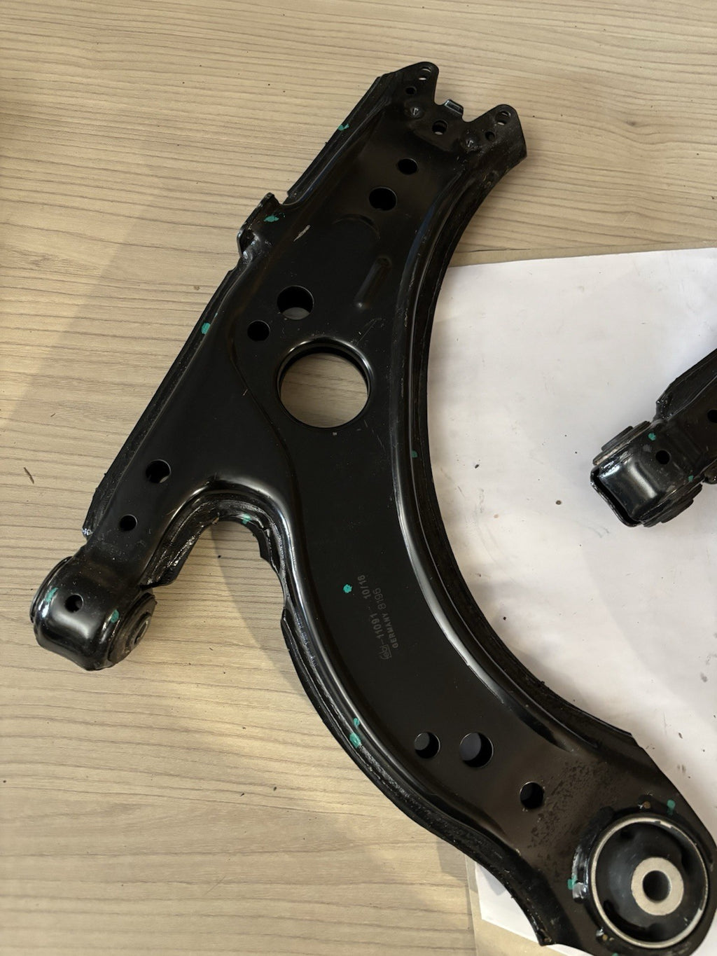 Bras / Triangle de suspension avant NEUF