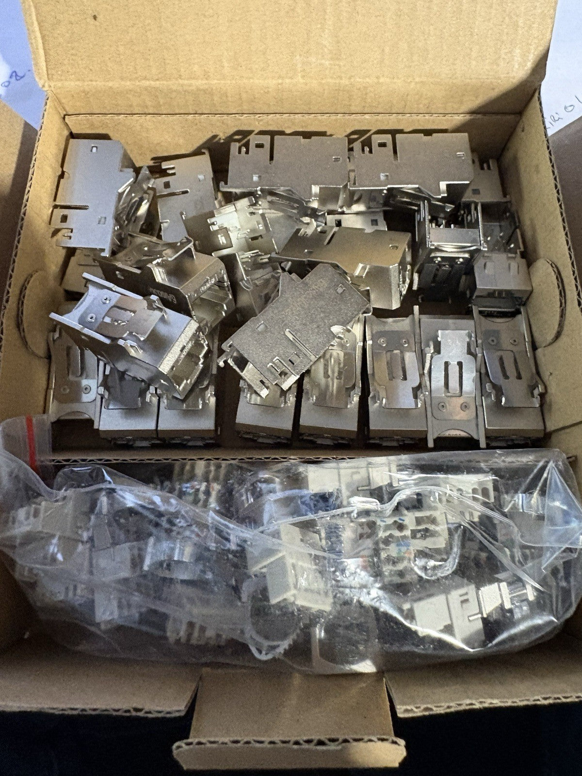 Lot de 23 Prise rj45 femelle kerpen Magaline Connect 45 pro