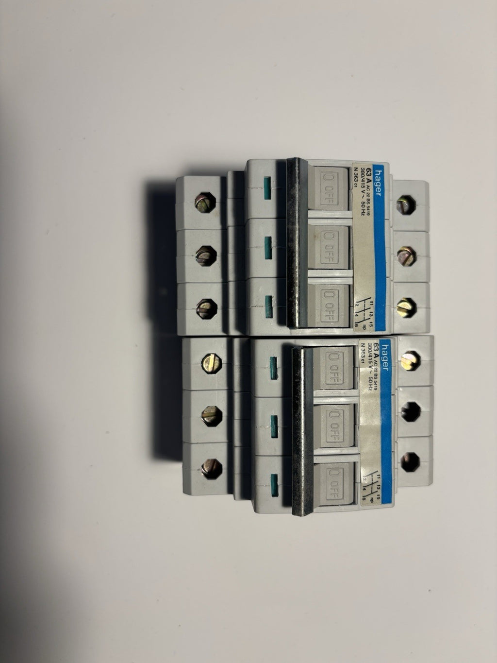 Cache-borne Legrand 227 52 pour interrupteur VISTOP 4P 400A - NEUF