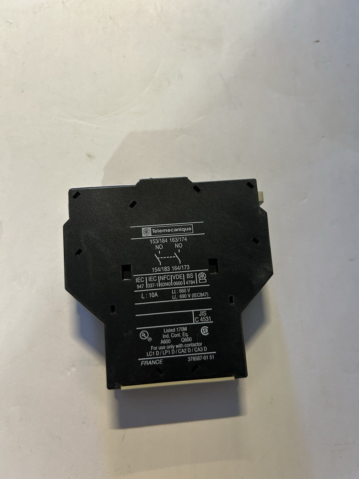 auxiliary contact block - 2 NO + 0 NC - screw-clamps terminals