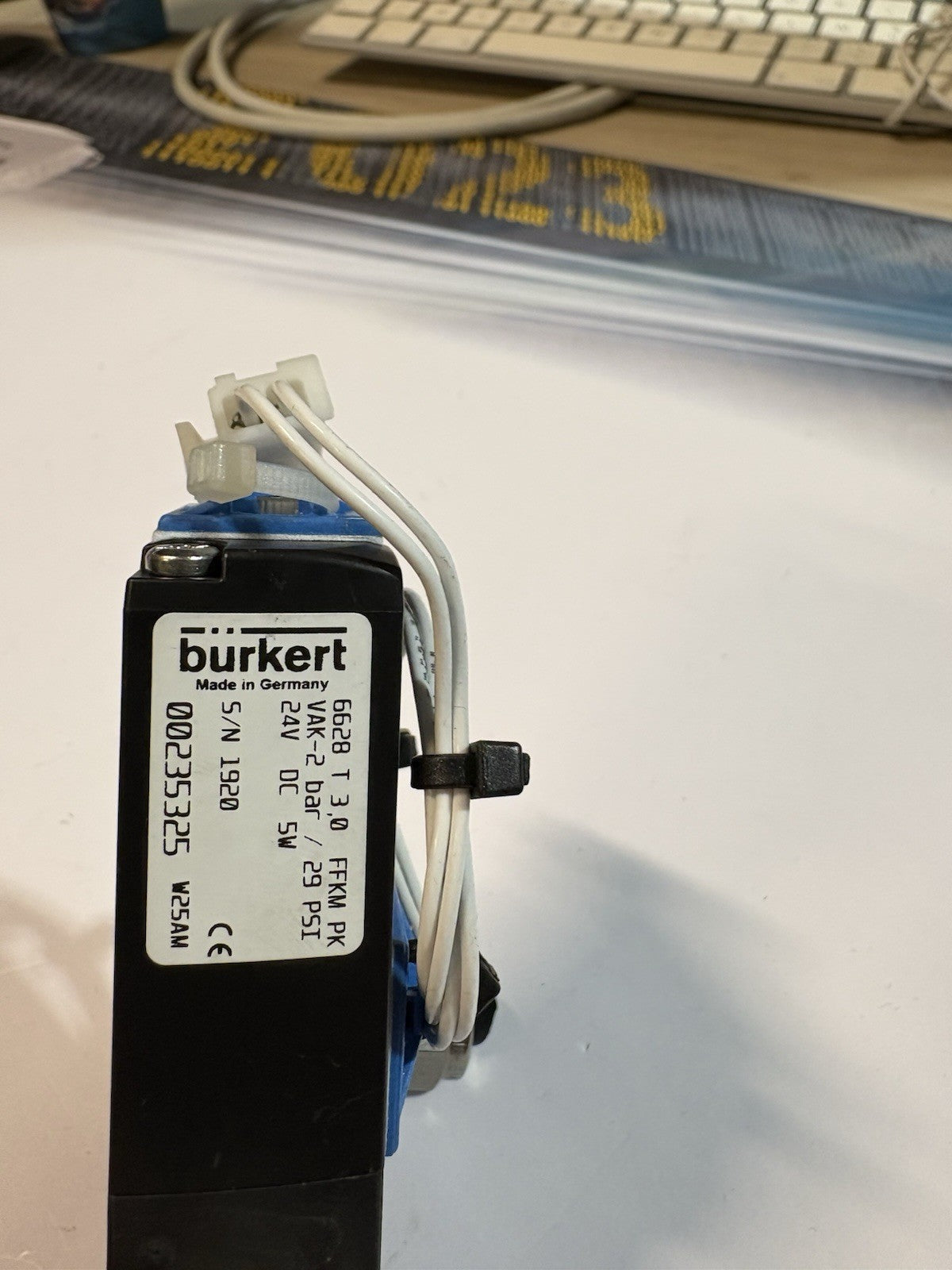 Electrovanne Burkert 235, 24 V c.c., 2 ports , Universel