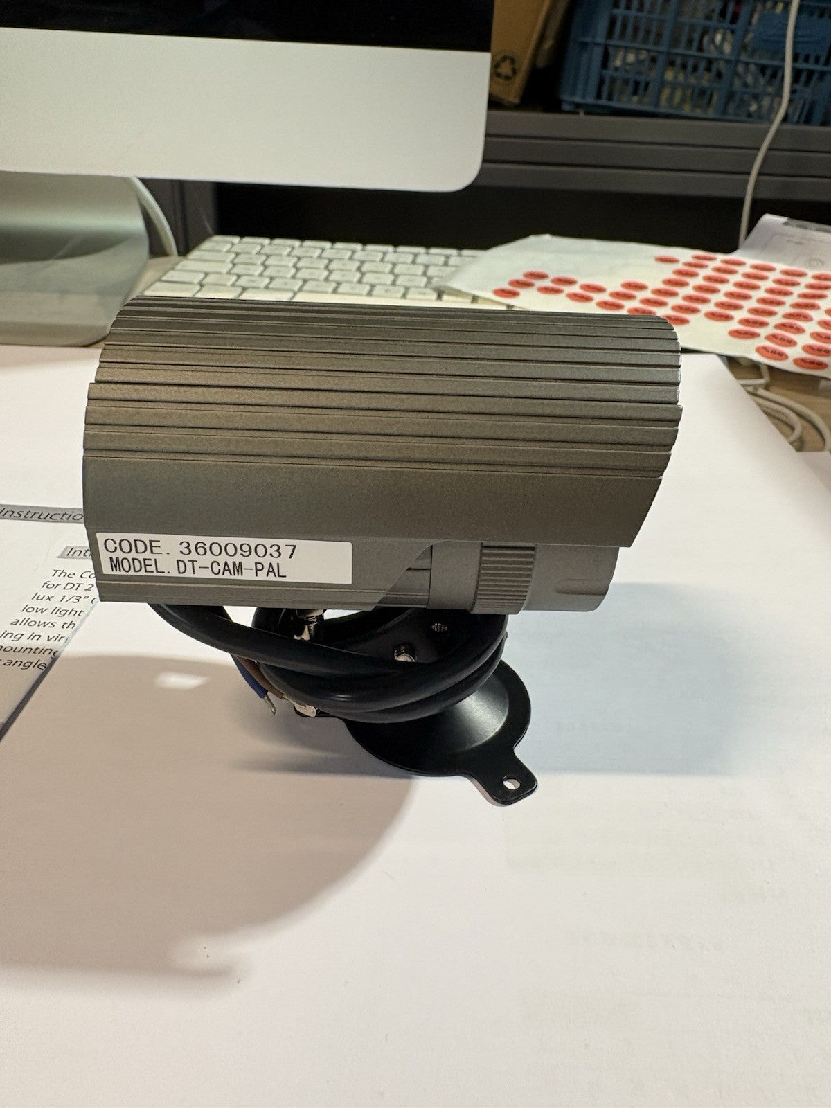 La caméra de vidéosurveillance couleur étanche dt-cam-pal pour extérieur discret