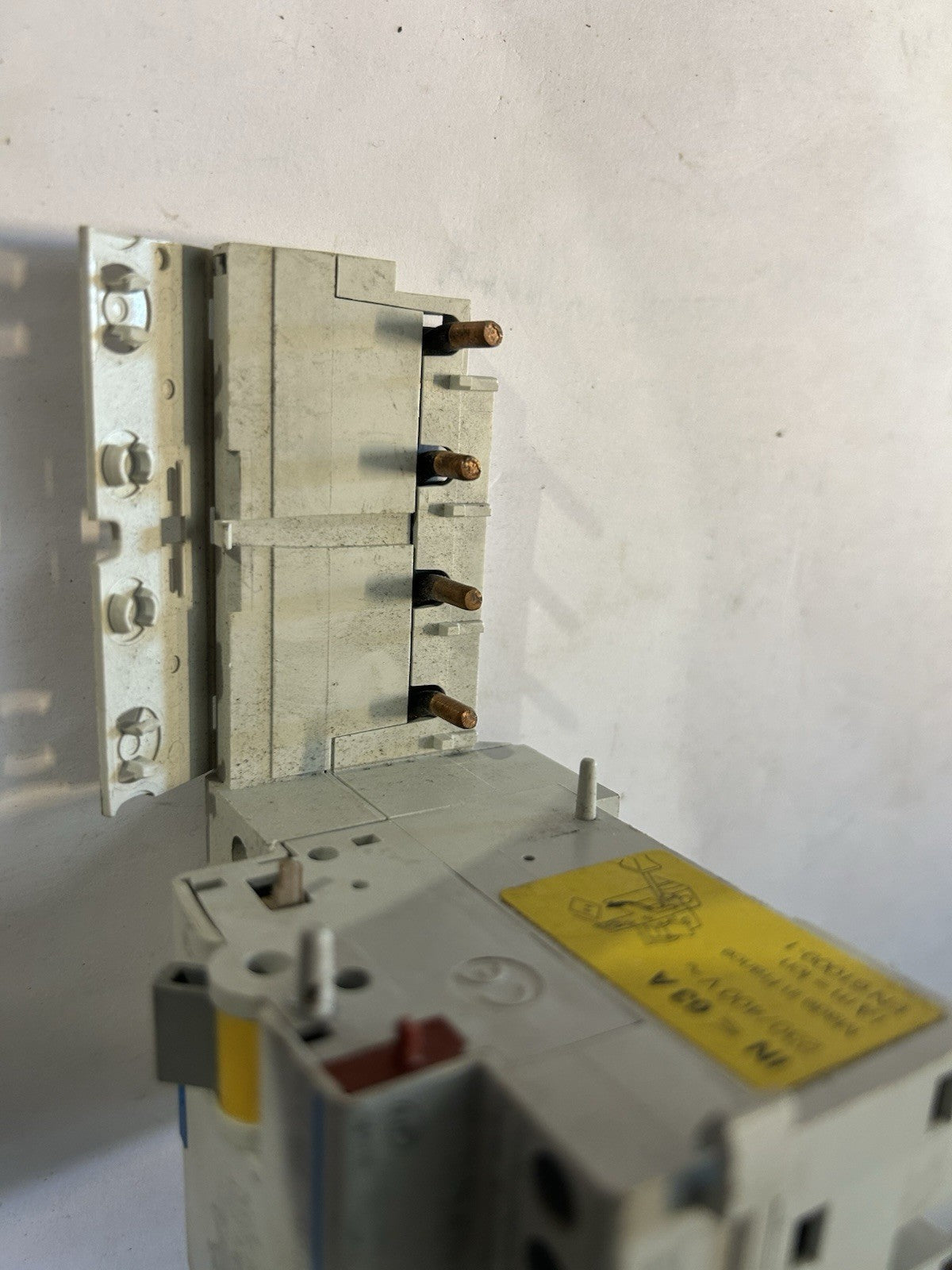 Bloc différentiel HAGER BDC863 double sortie 63A 30mA 4P type AC