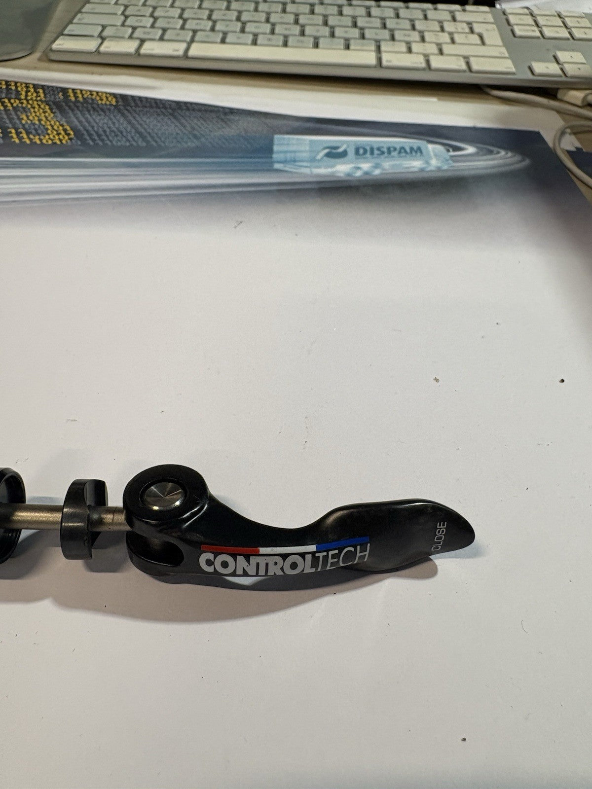 Bloquage ou attache rapide de roue controltech 17cm