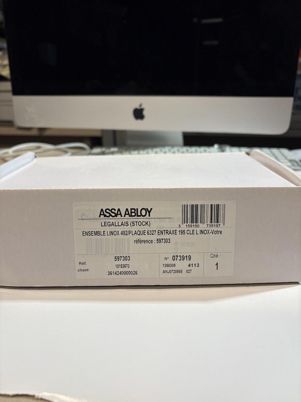 Poignée Sur Plaque Inox Brossé Linox 492 Assa Abloy Avec Trou Pour Clé