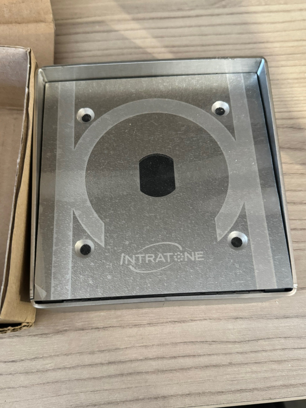 Boîtier saillie intratone Inox sans tête T25