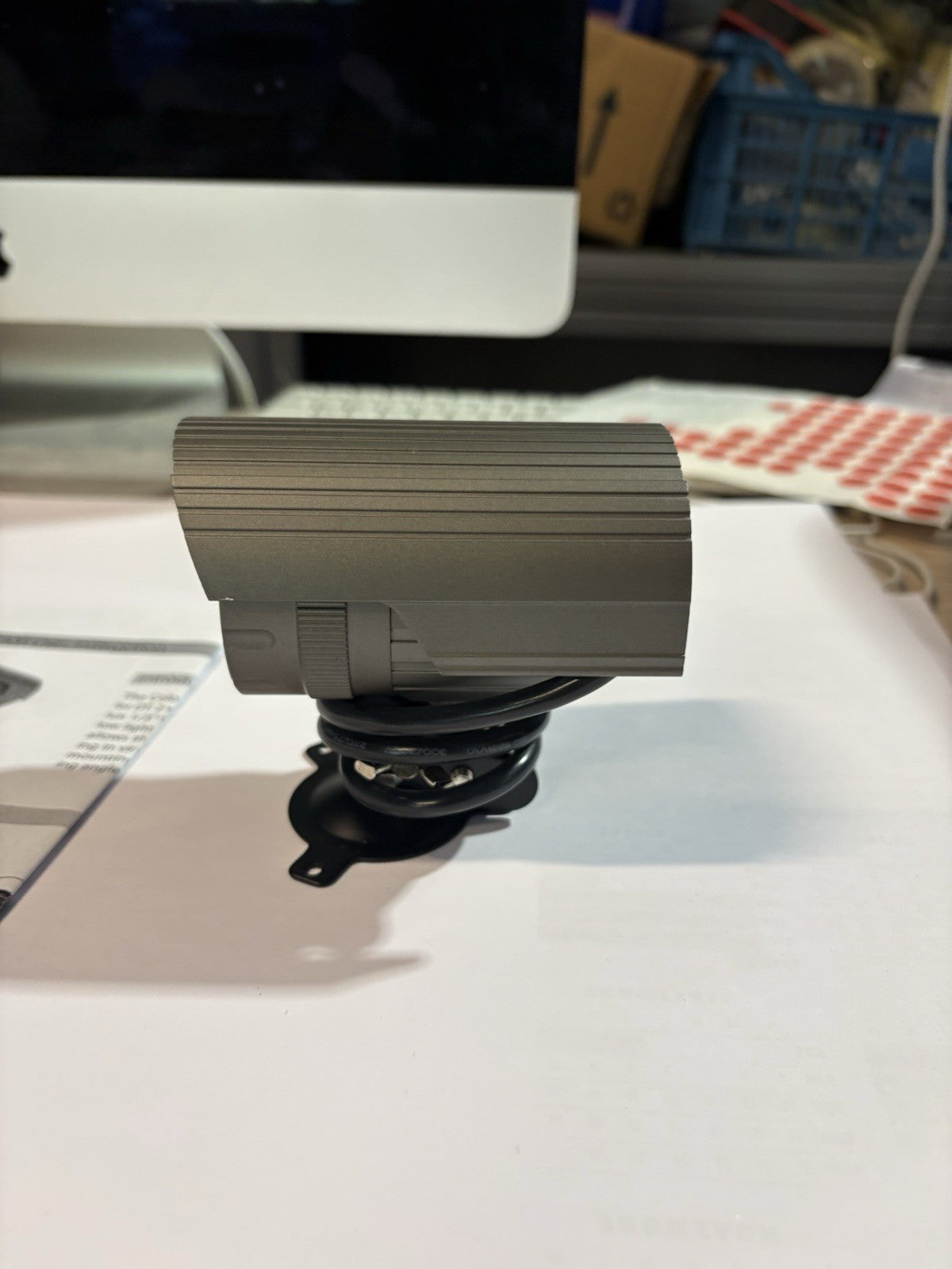 La caméra de vidéosurveillance couleur étanche dt-cam-pal pour extérieur discret