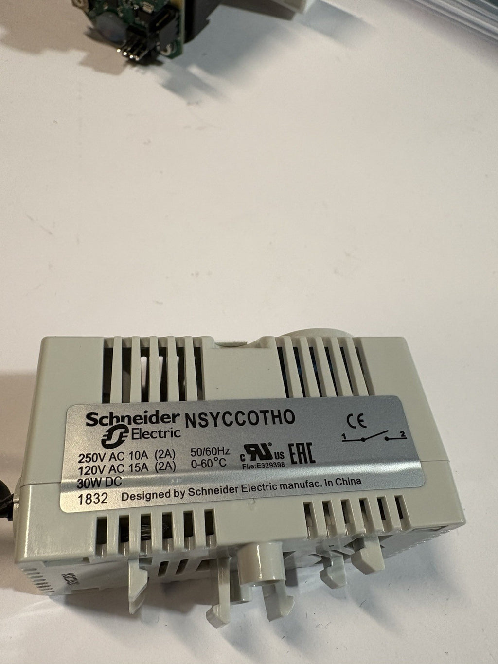 Thermostat Schneider Nsyccotho
