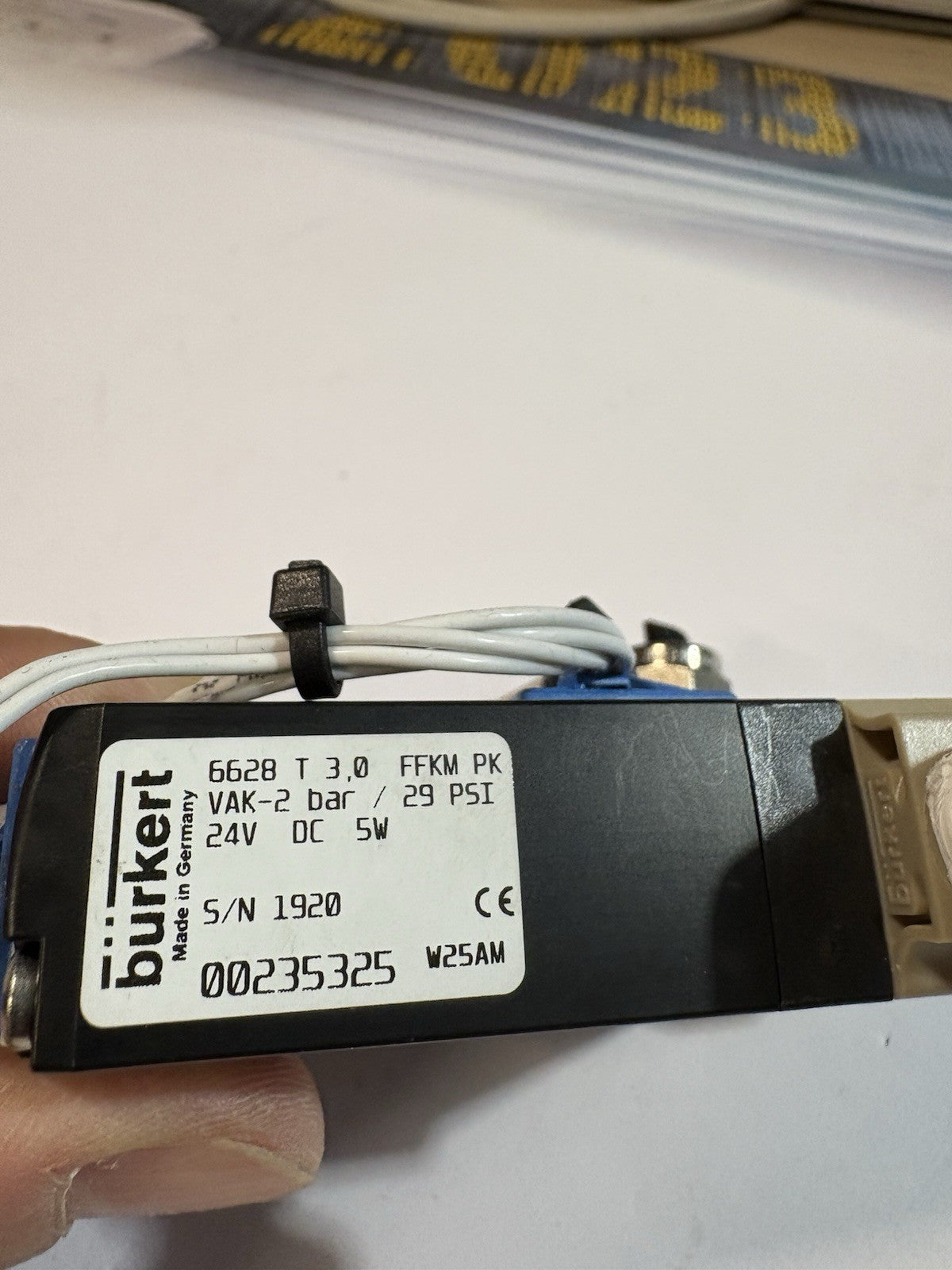 Electrovanne Burkert 235, 24 V c.c., 2 ports , Universel