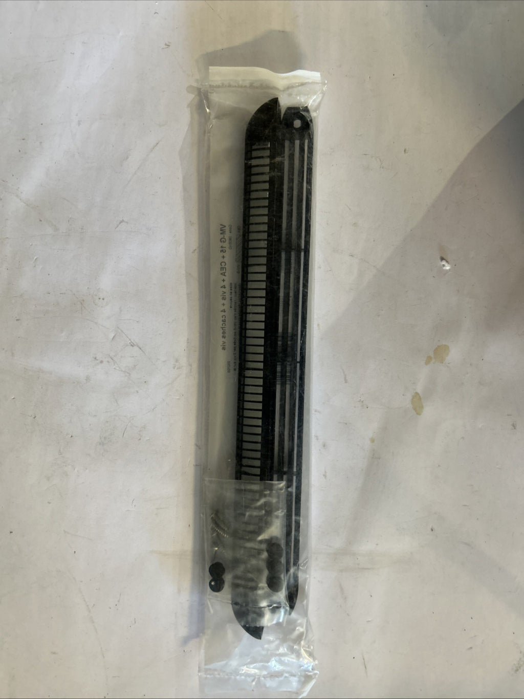 5 Entrée d'air autoréglable VM-G 15 + CEA + 4 vis + 4 cache noir ANJOS 0805NO