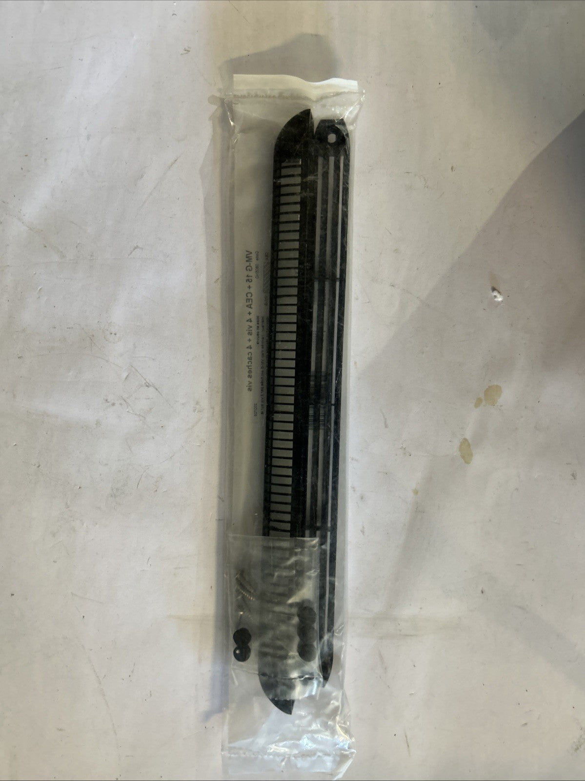 5 Entrée d'air autoréglable VM-G 15 + CEA + 4 vis + 4 cache noir ANJOS 0805NO
