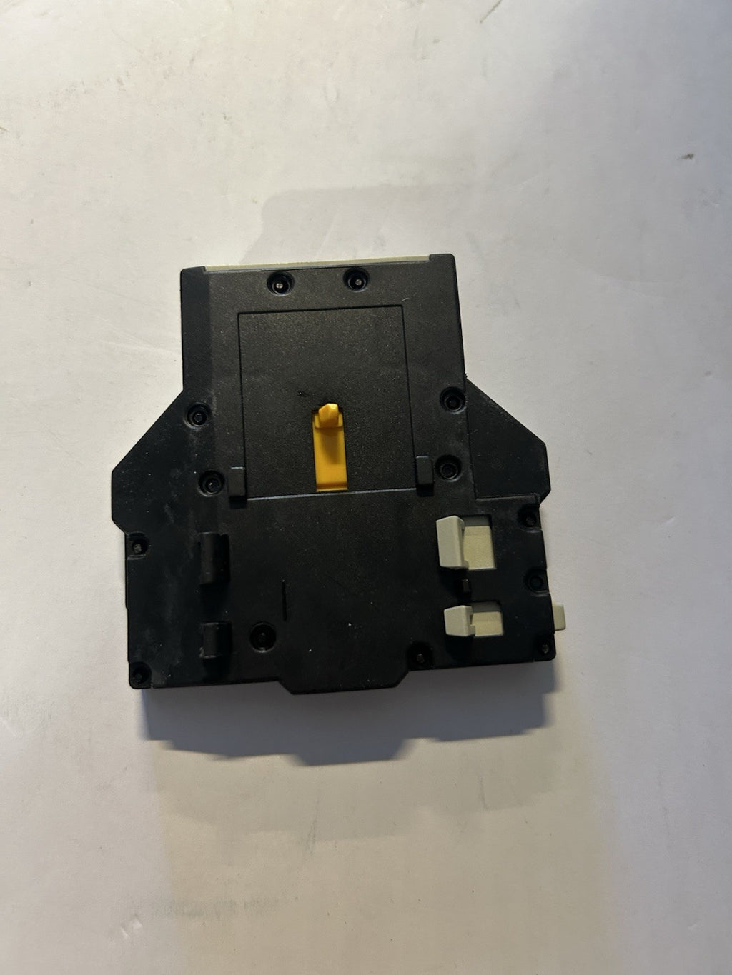 auxiliary contact block - 2 NO + 0 NC - screw-clamps terminals