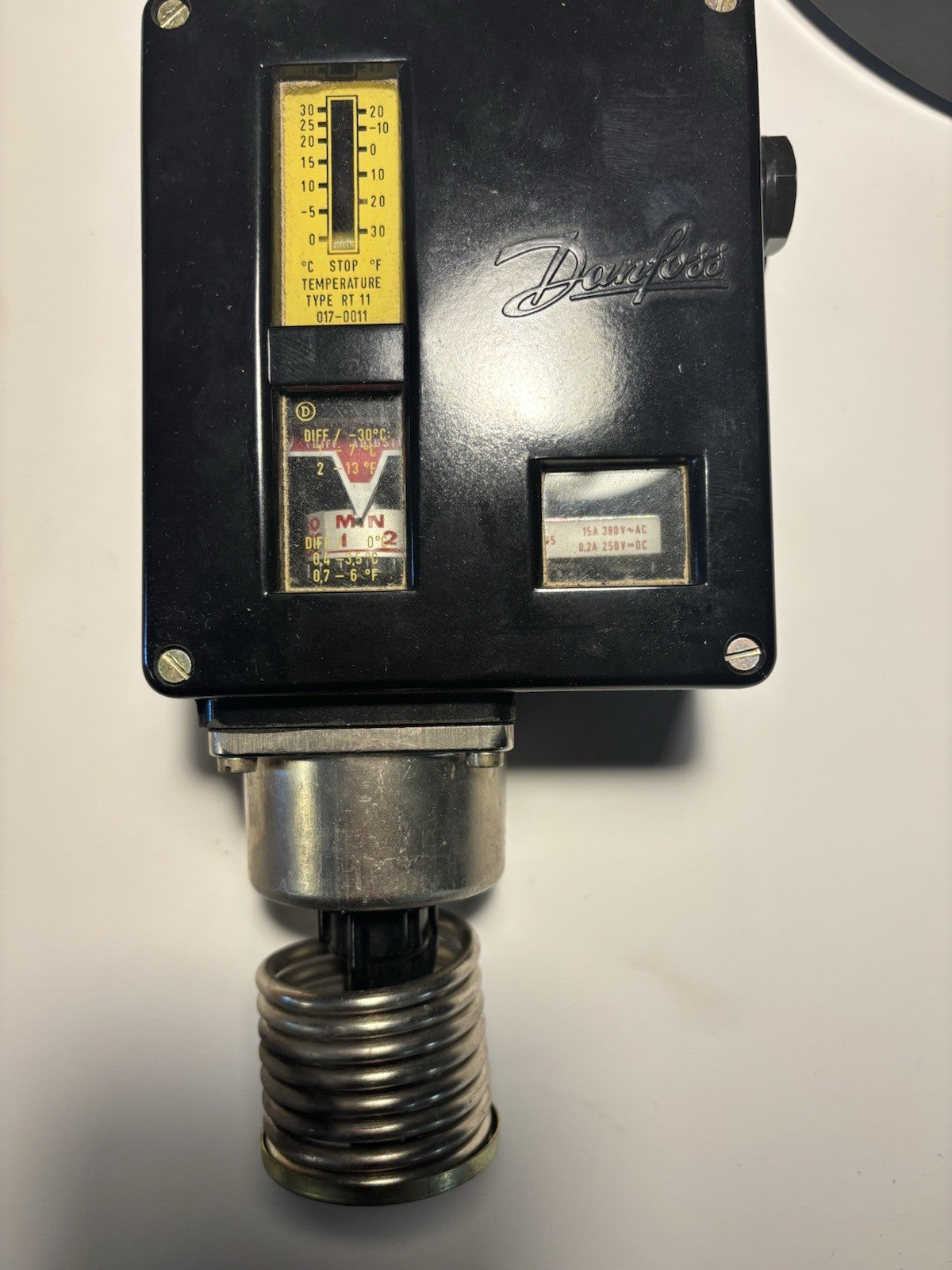 Thermostat industriel / Pressostat Danfoss Type RT 11 (avec boîte d'origine)
