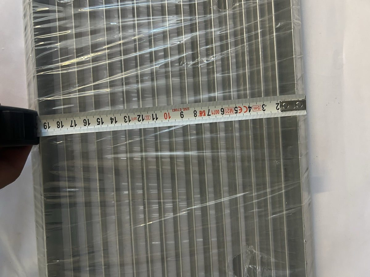 Grille de ventilation aluminium à ailettes fixes - Dimensions environ 400x200mm
