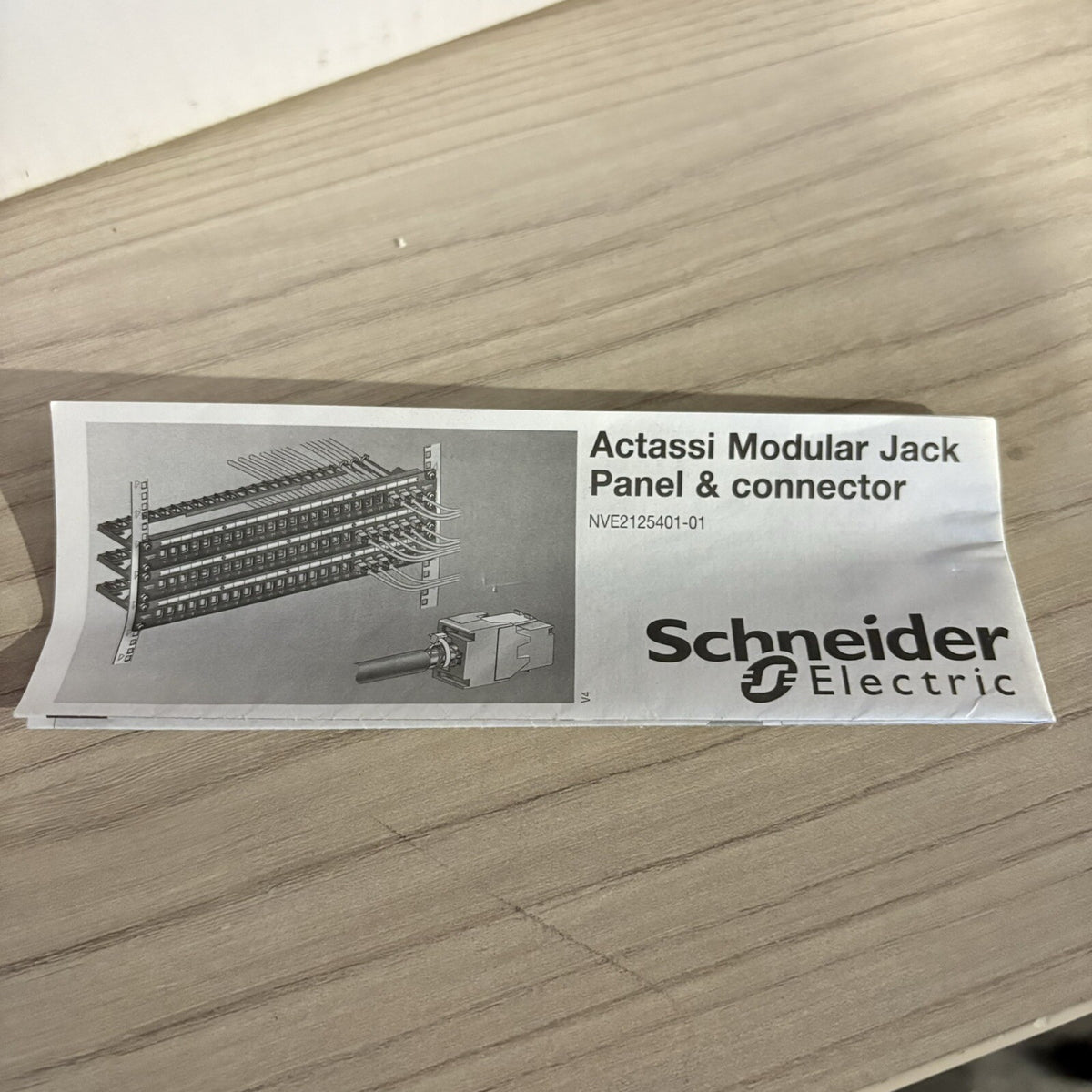 Actassi - Panneau de prise modulaire et connecteur