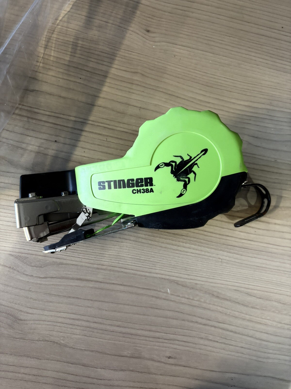 STINGER CH38A Agrafeuse automatique à capuchon