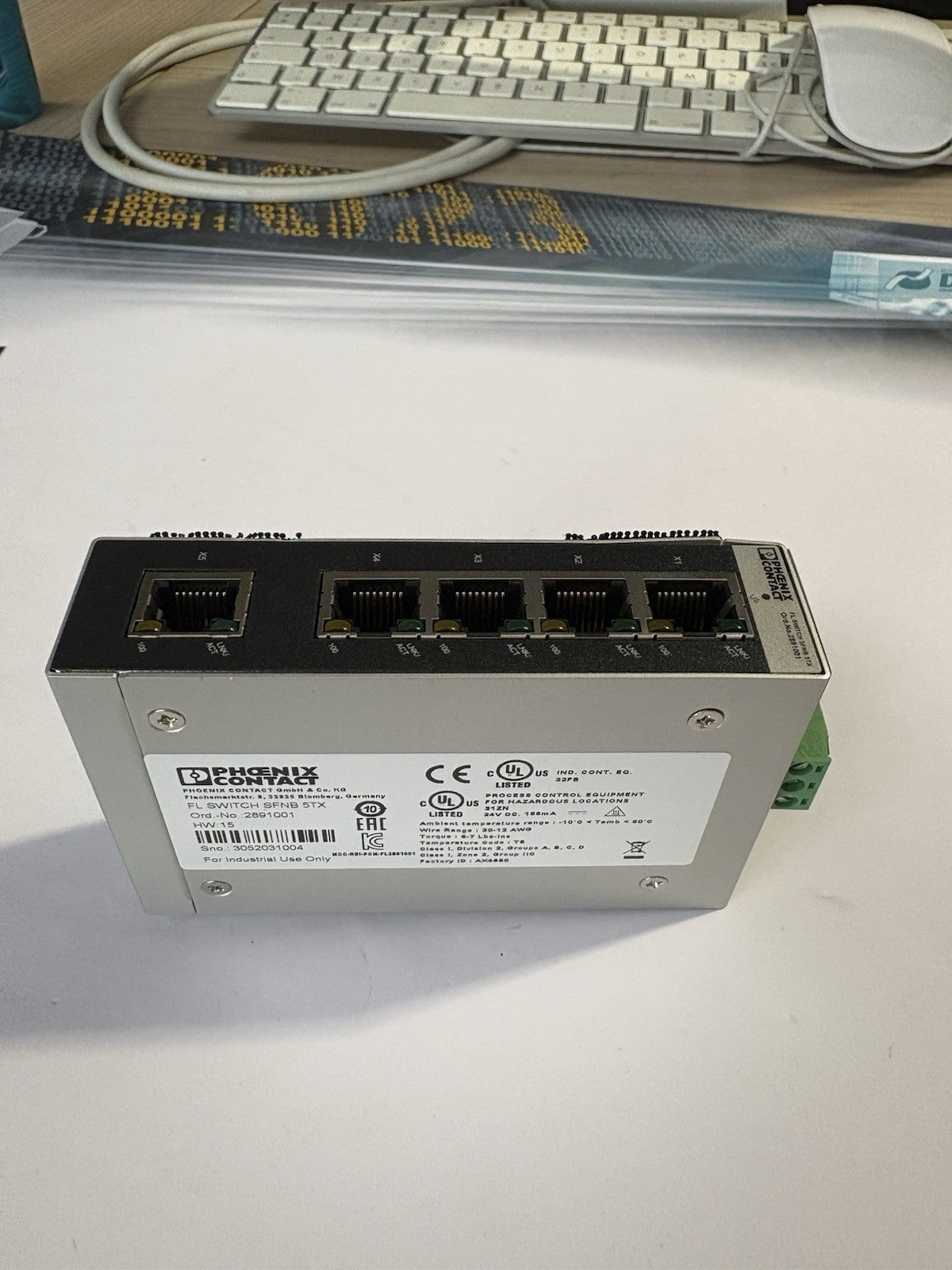 Phœnix Contact 2891001 FL SWITCH SFNB 5TX Switch (B205)