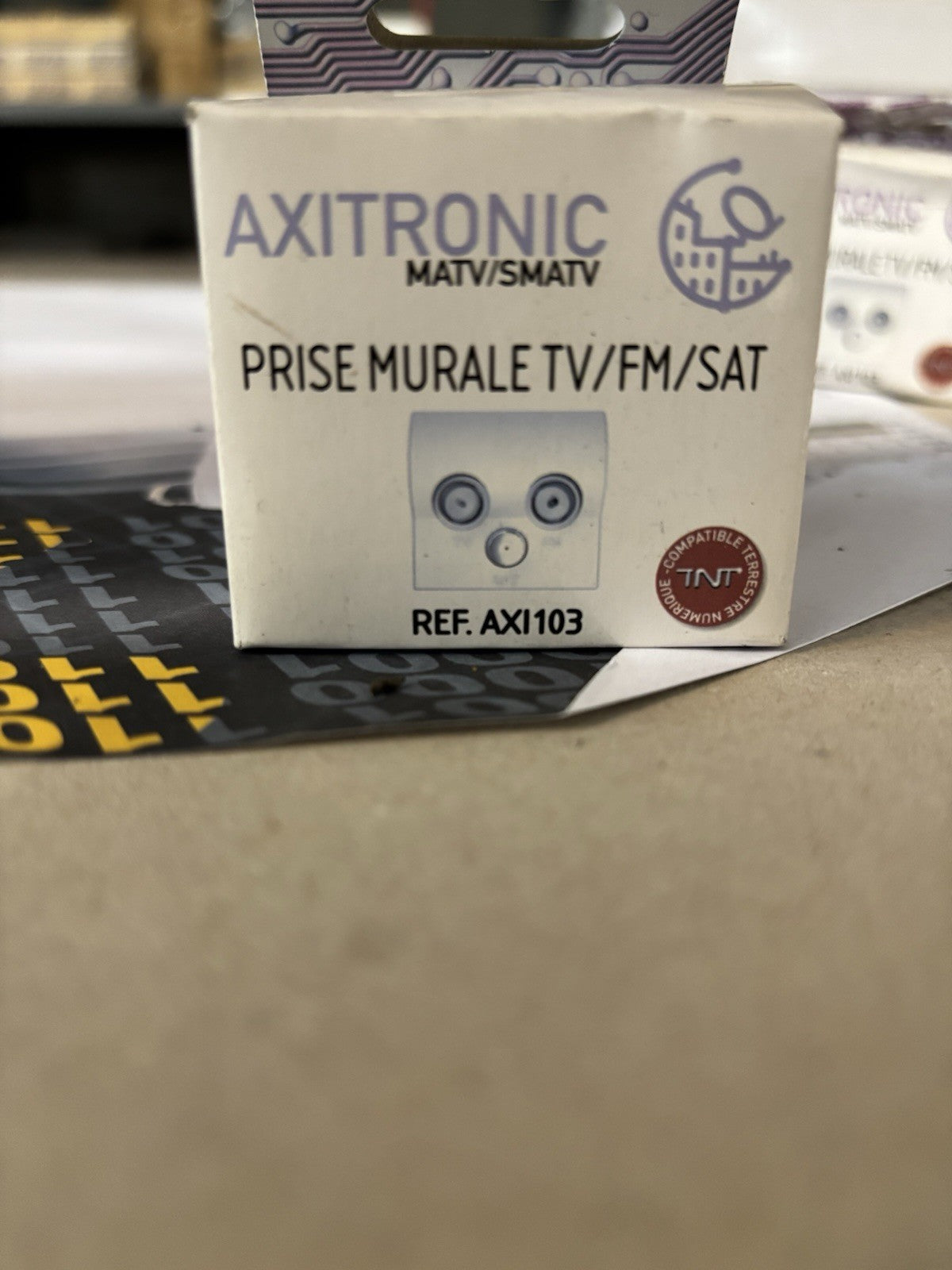 Prise murale TV / FM / SAT Axitronic AXI103 - Neuf