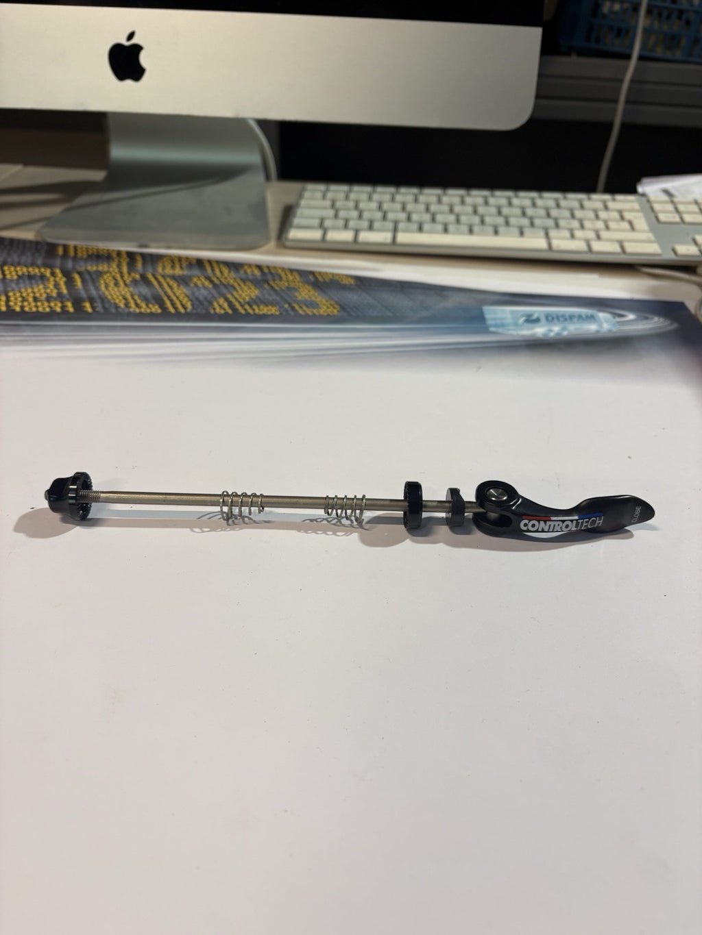 Bloquage ou attache rapide de roue controltech 17cm