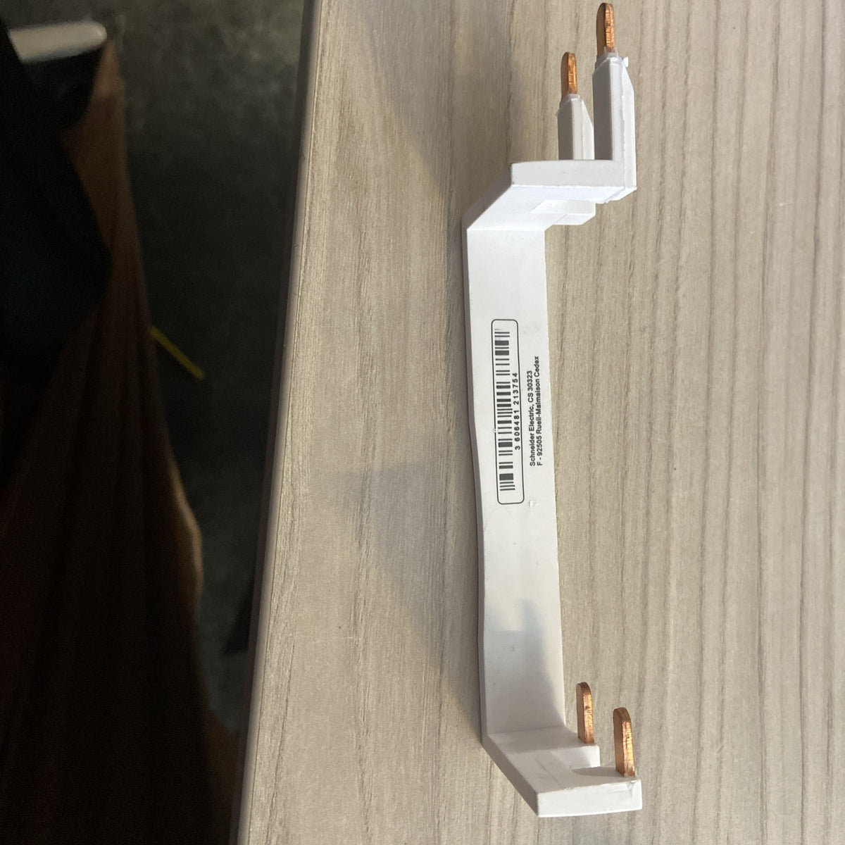 Schneider R9PXV Peigne Vertical pour ID 2P XP