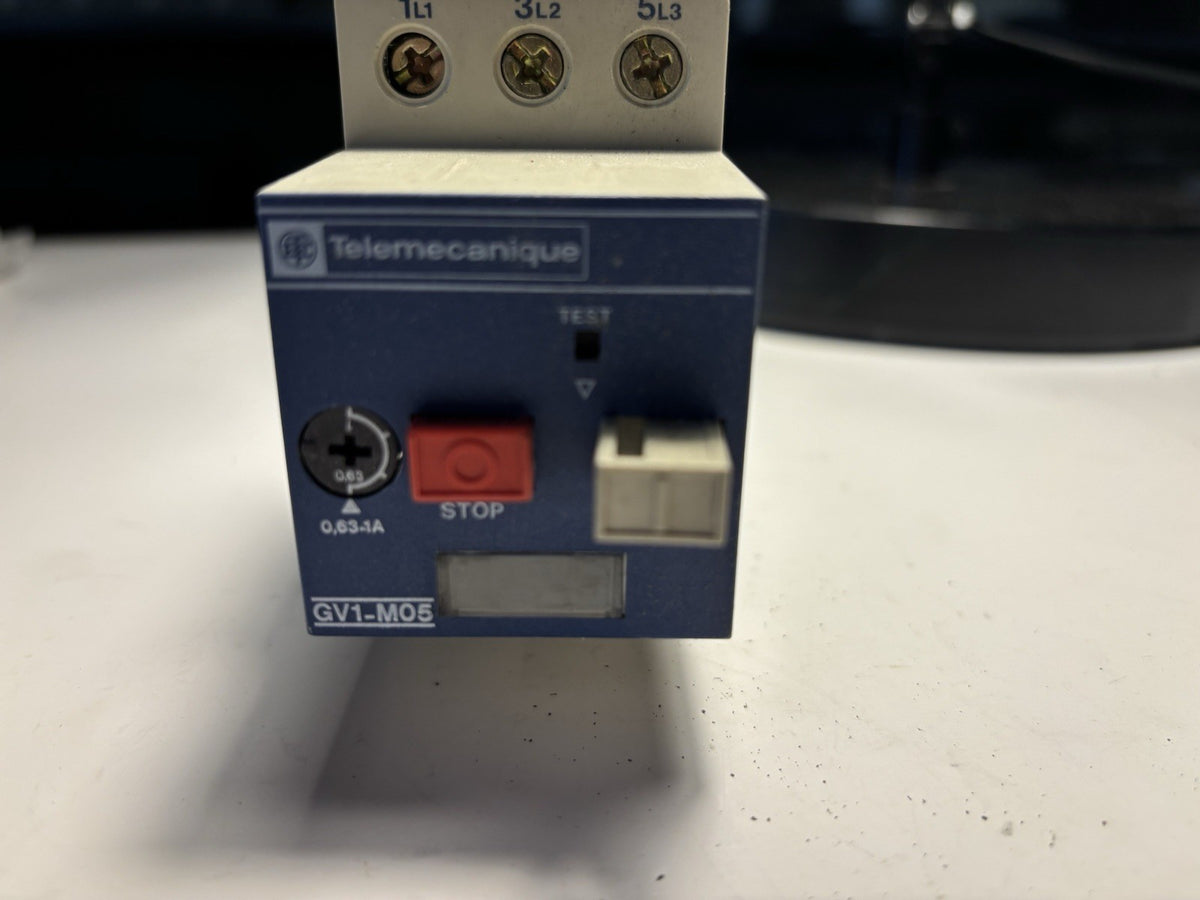 Telemecanique GV1-M05 disjoncteur-moteur 3P 0,63-1A 690V bouton