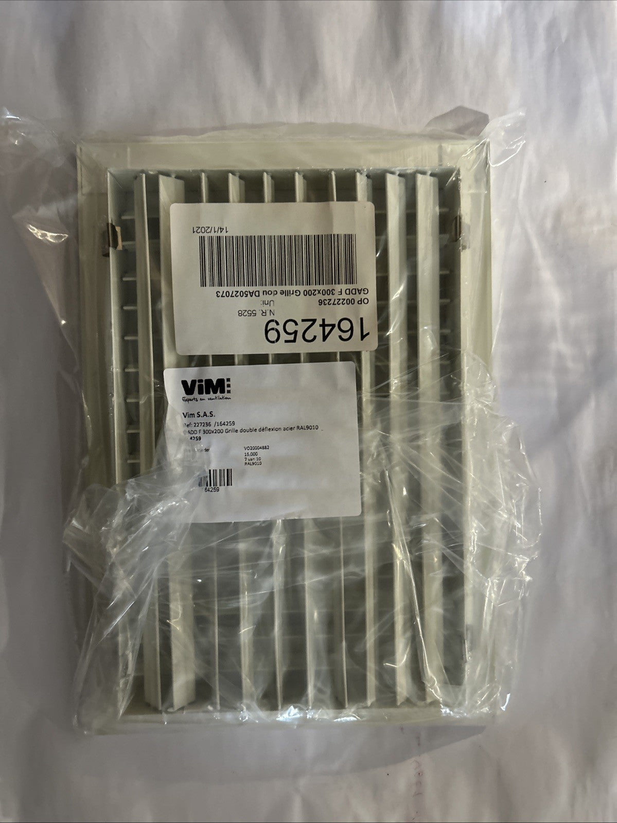 Grille de ventilation double déflexion VIM GADD F 300x200 mm RAL9010