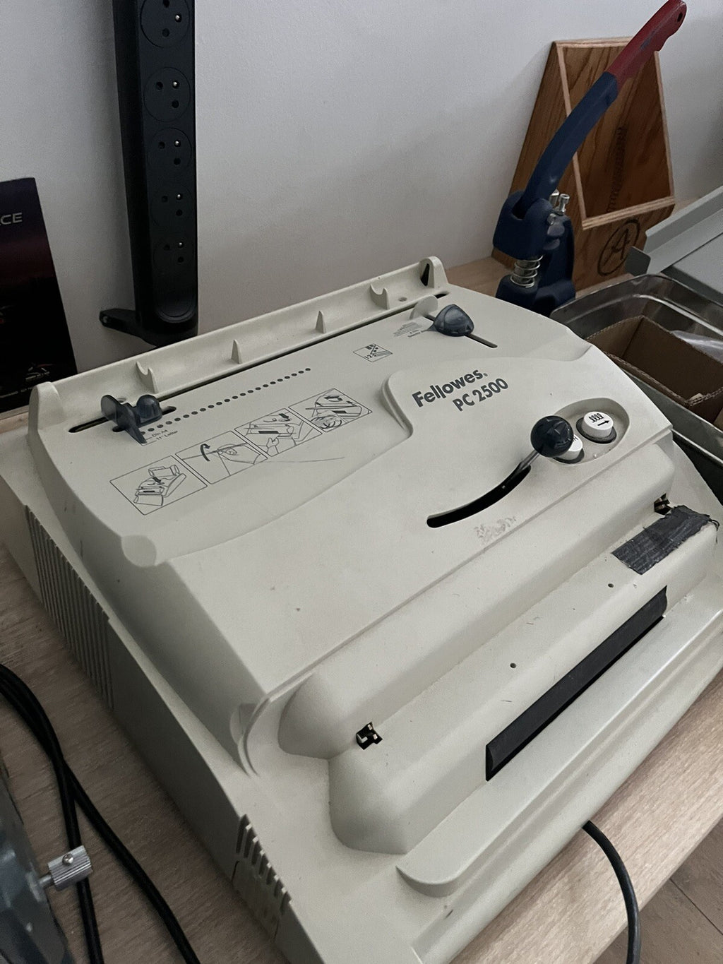 Relieuse Fellowes Pc 2500