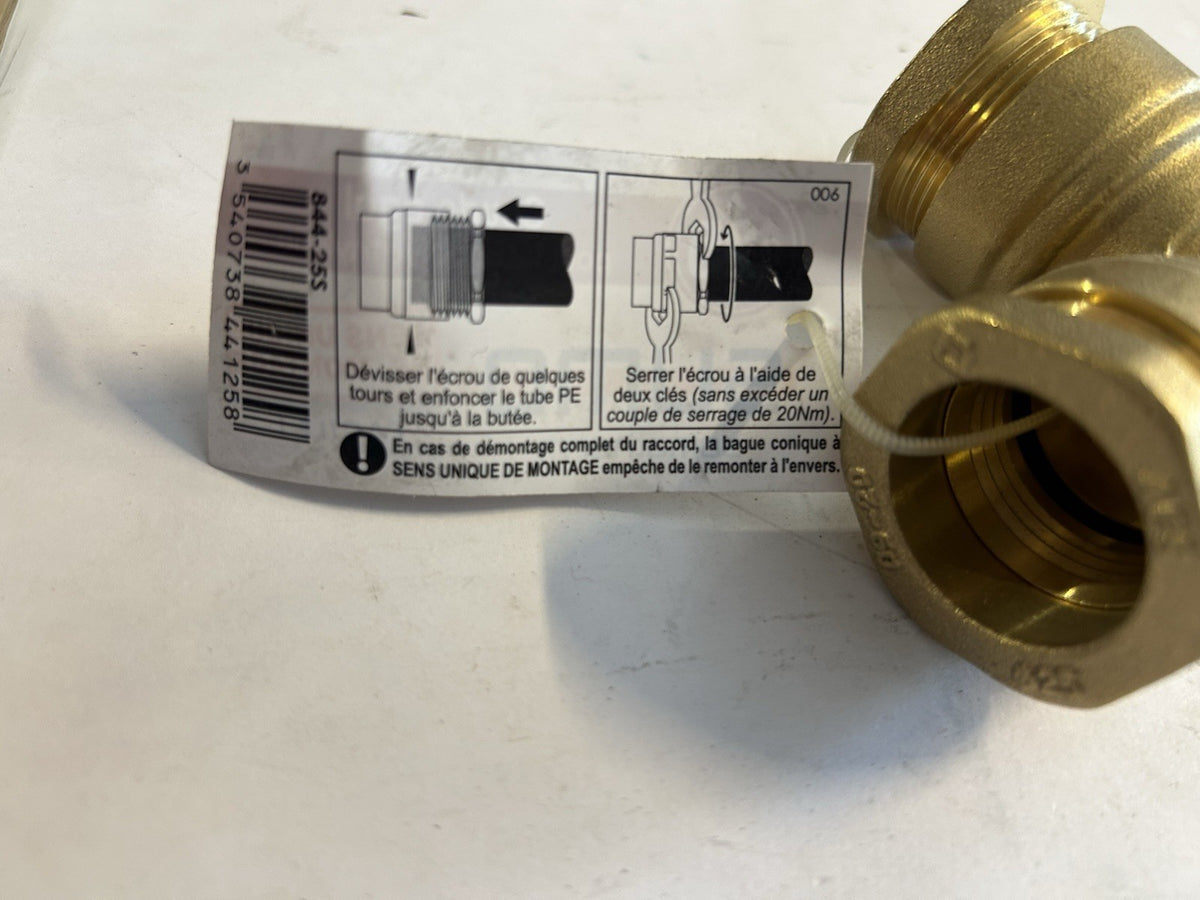 Coude PE laiton égal D25