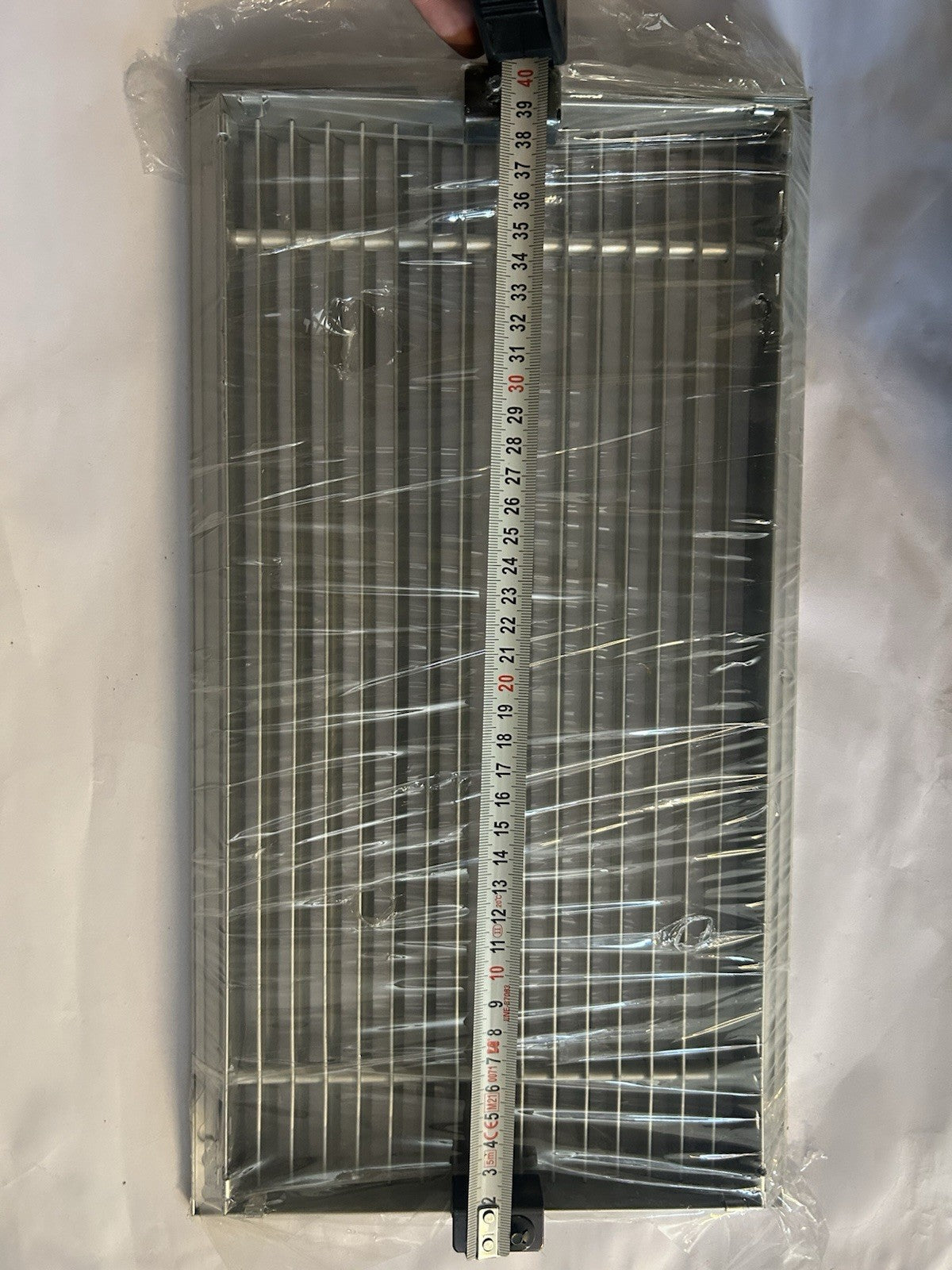 Grille de ventilation aluminium à ailettes fixes - Dimensions environ 400x200mm