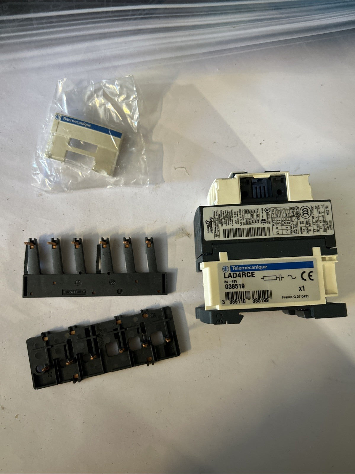 Schneider Electric LAD4RCE BLOC RC 24-48V