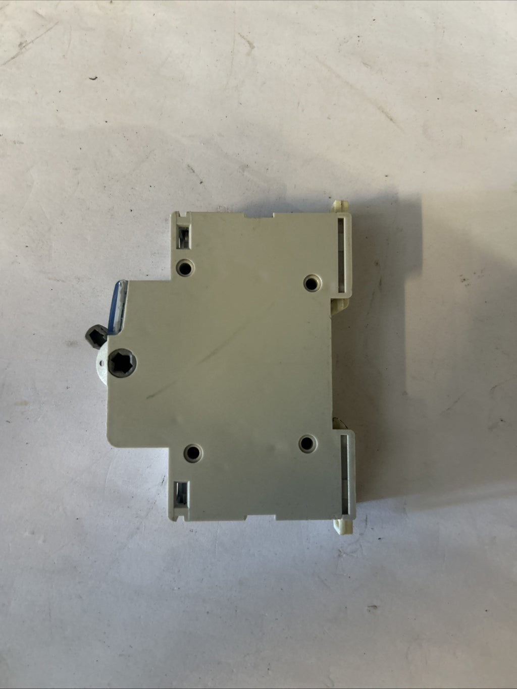 Interrupteur bipolaire 20A Legrand (Réf 04388) - 1 module