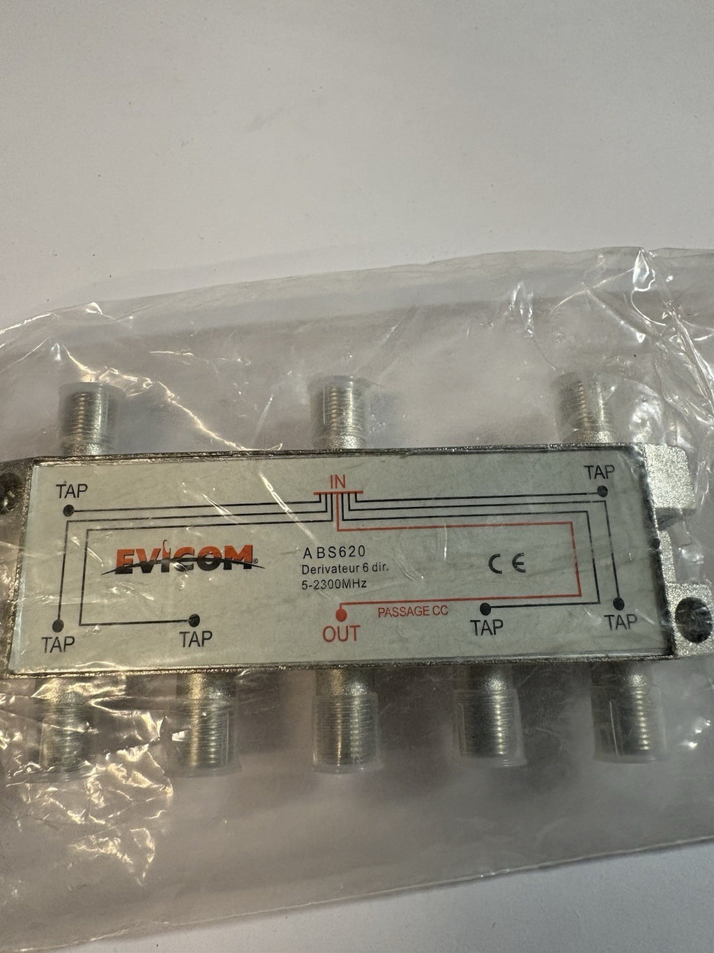 Derivateur satellite 6 direction evicom abs620