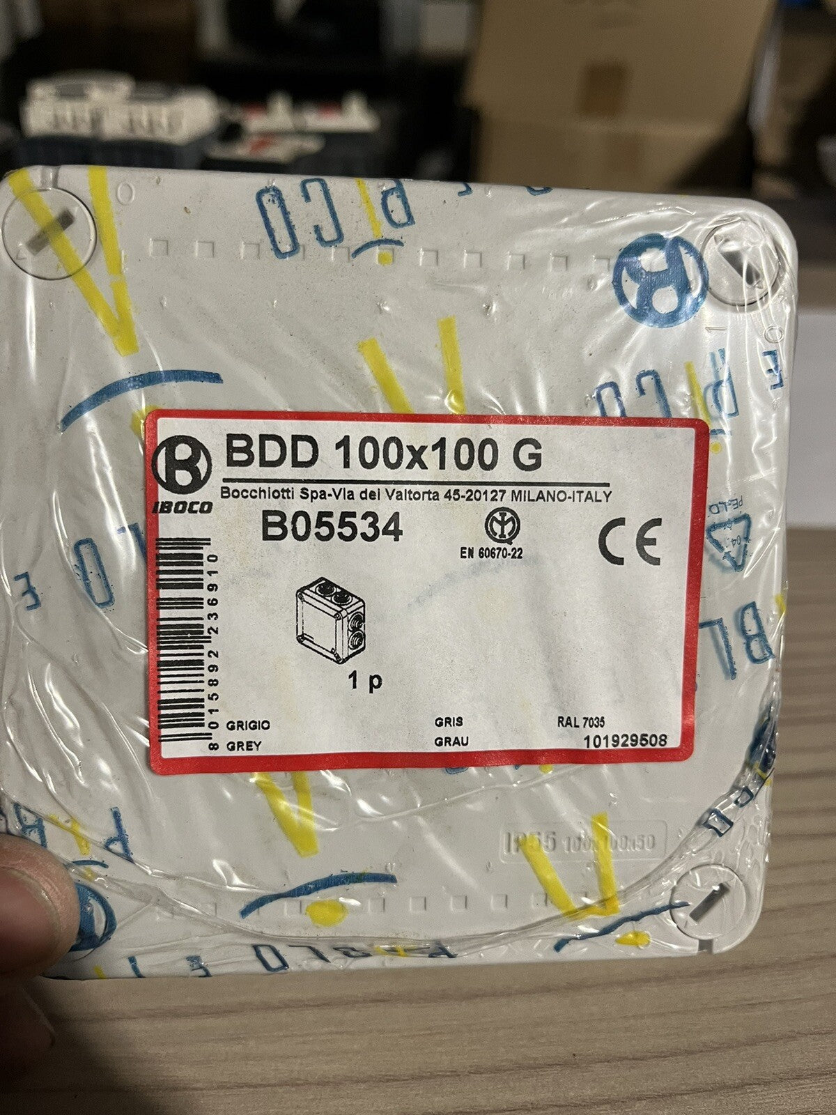 10 BOÎTE DE DÉRIVATION IP55 650° À TÉTINES 100X100X50 GRIS