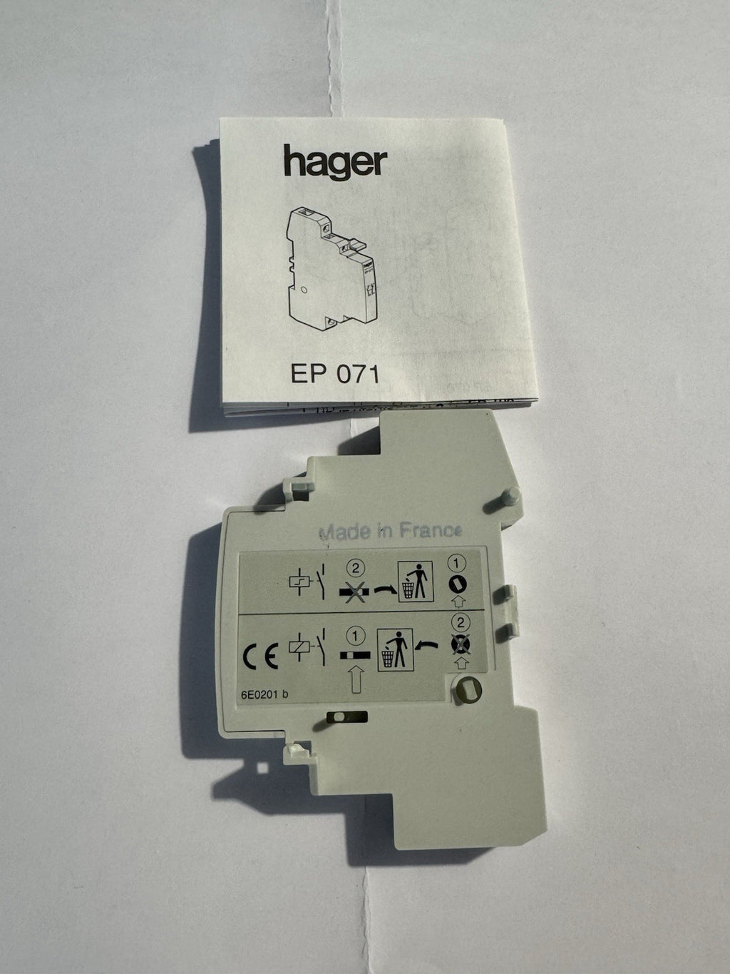 contact auxiliaire hager ep071