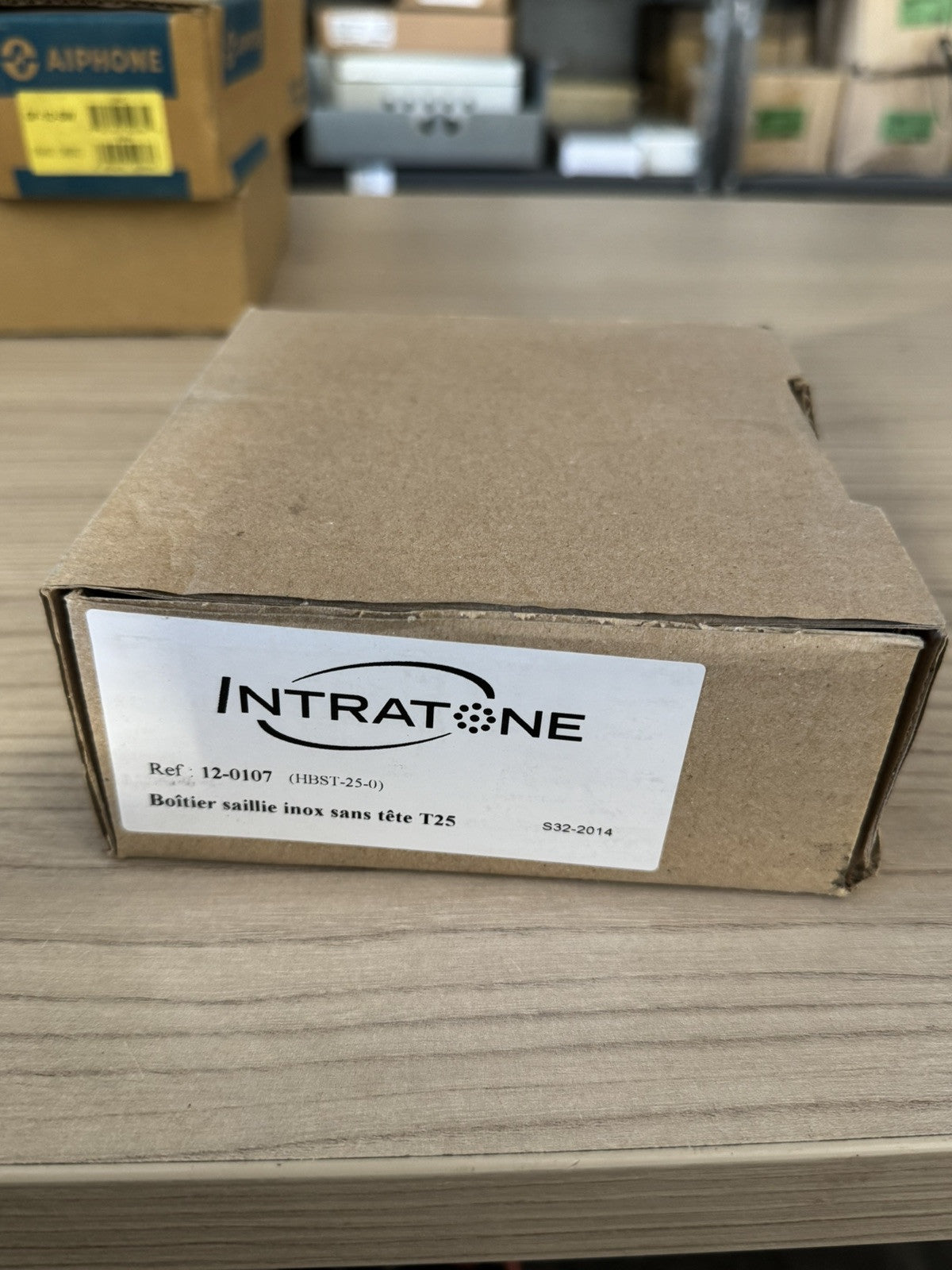 Boîtier saillie intratone Inox sans tête T25