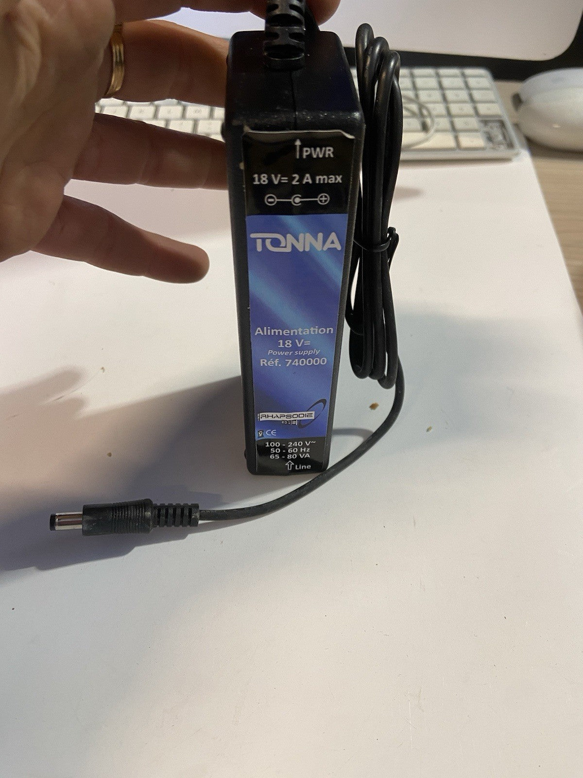 ALIMENTATION 18V 2A POUR AMPLI TONNA RHAPSODIE - FICHE JACK 2,5 - 740000