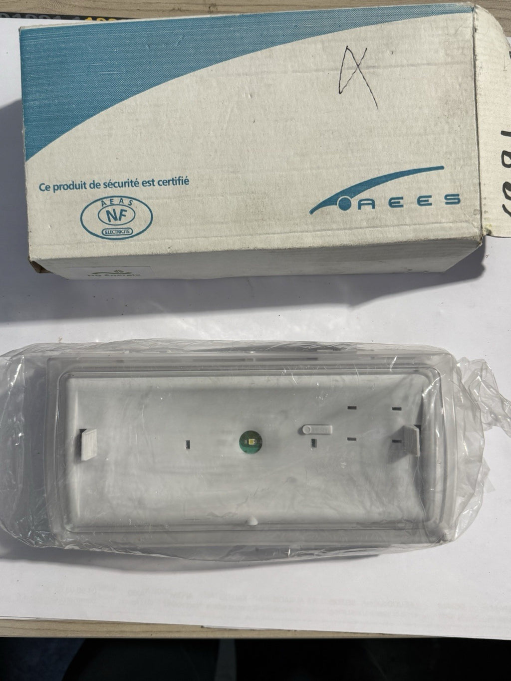 fluobat led nf aees