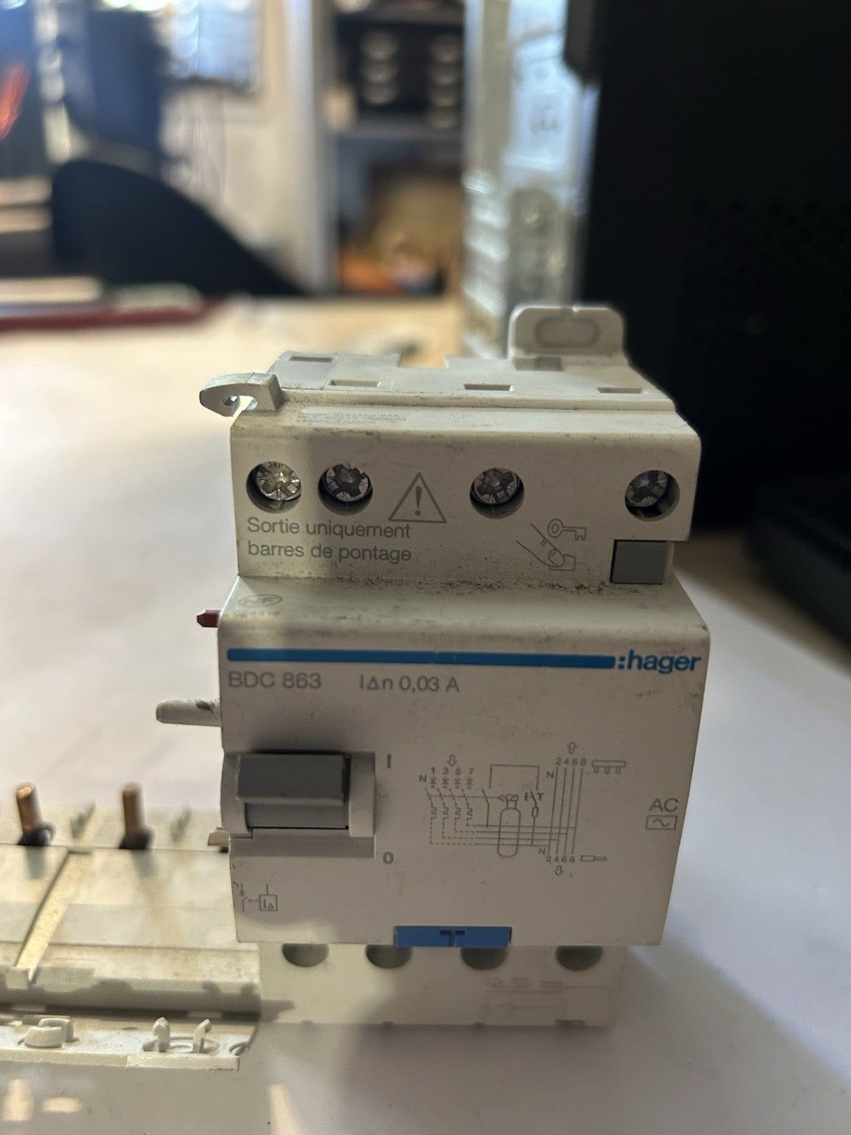 Bloc différentiel HAGER BDC863 double sortie 63A 30mA 4P type AC