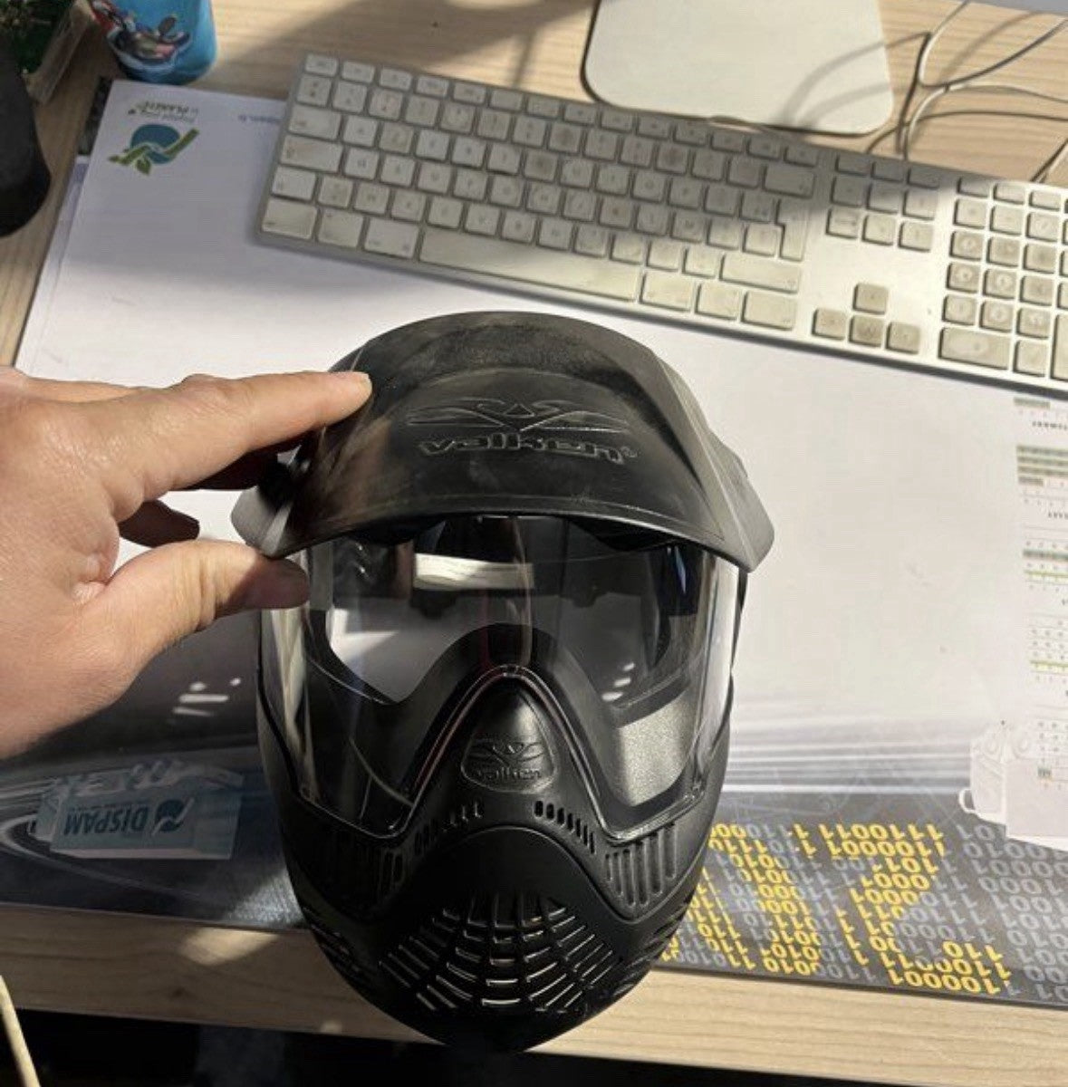 Casque avec visière pour paintball / airsoft