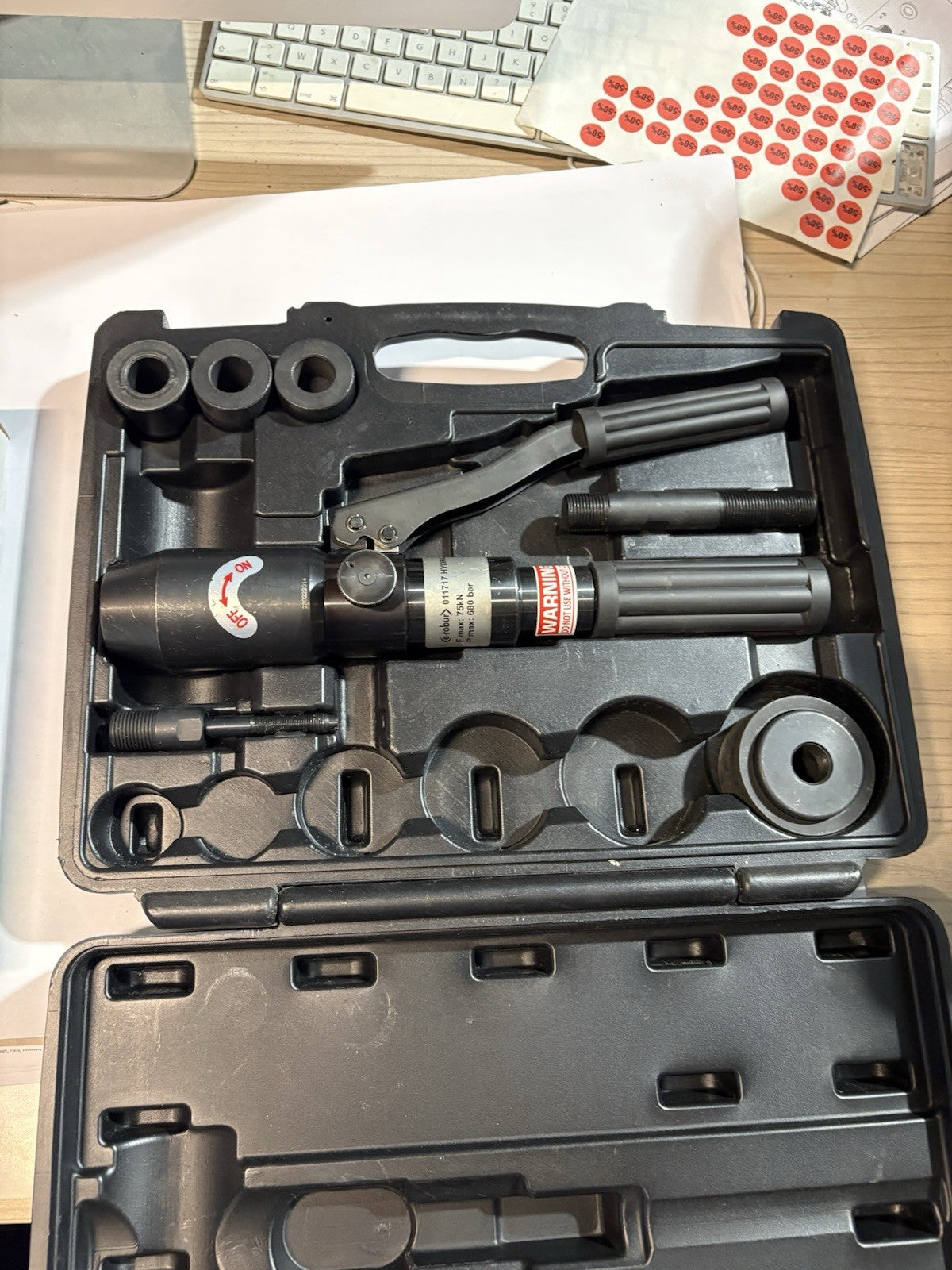 Coffret d emporte pièce poinçonneuses hydraulique e-robur