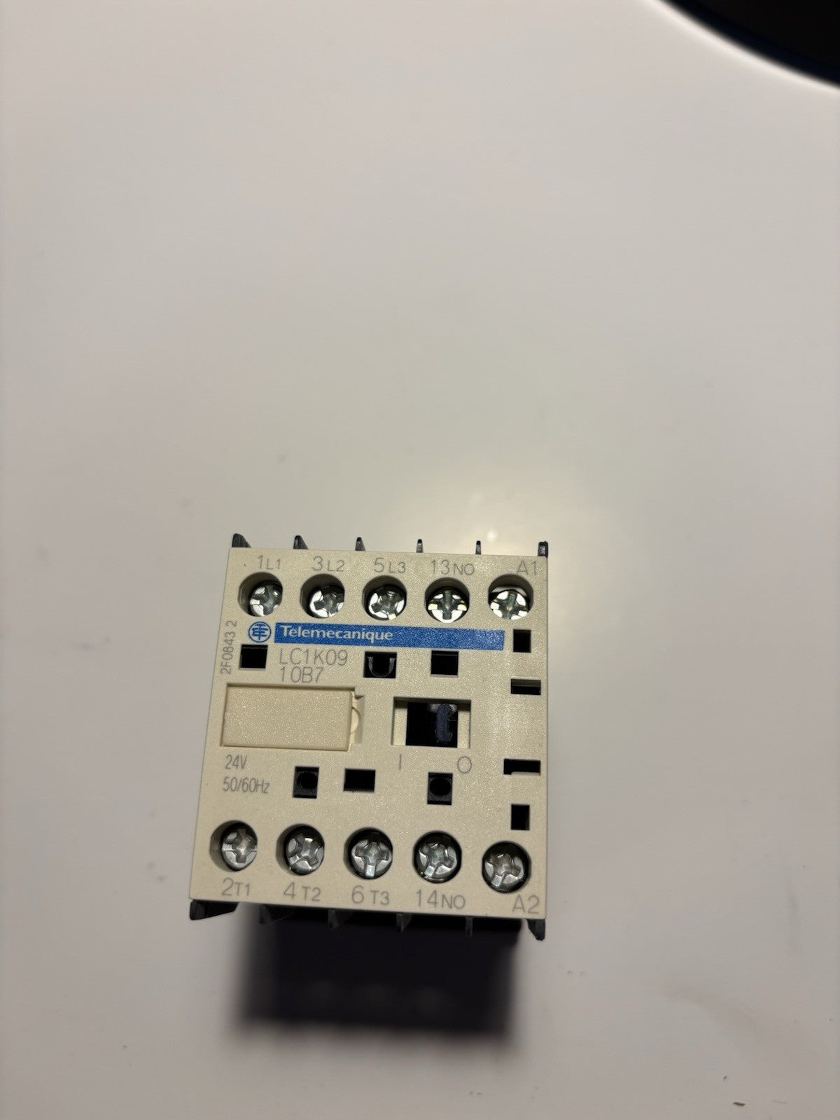 Contacteur tripolaire Schneider Electric TeSys - LC1K0910B7 (24V)