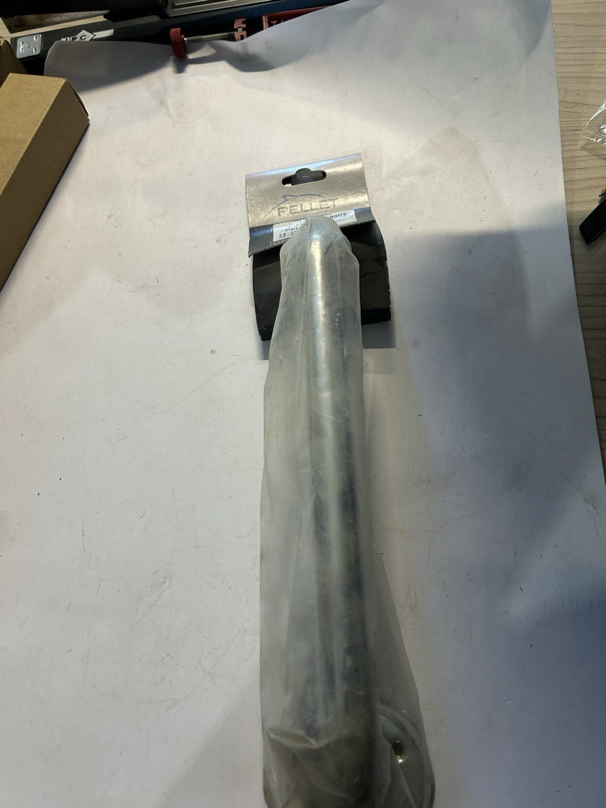 Barre droite, Ø 25 mm, fixations apparentes
